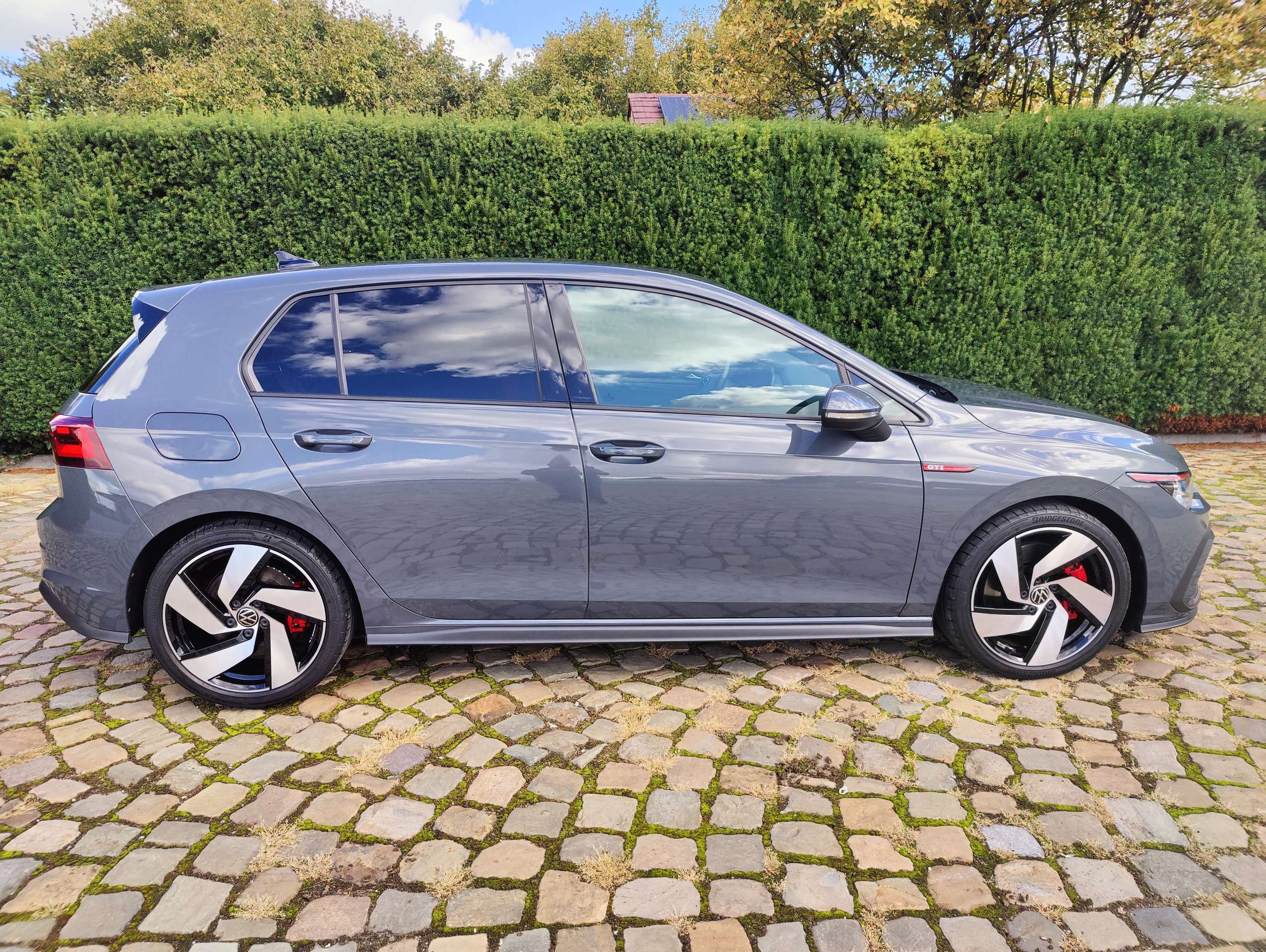 01df81bf-e726-4533-8c89-7086a041226a8-volkswagen-golf-gti-golf-2-0-tsi-opf-dsg-gti-iq-light-20260319.jpg