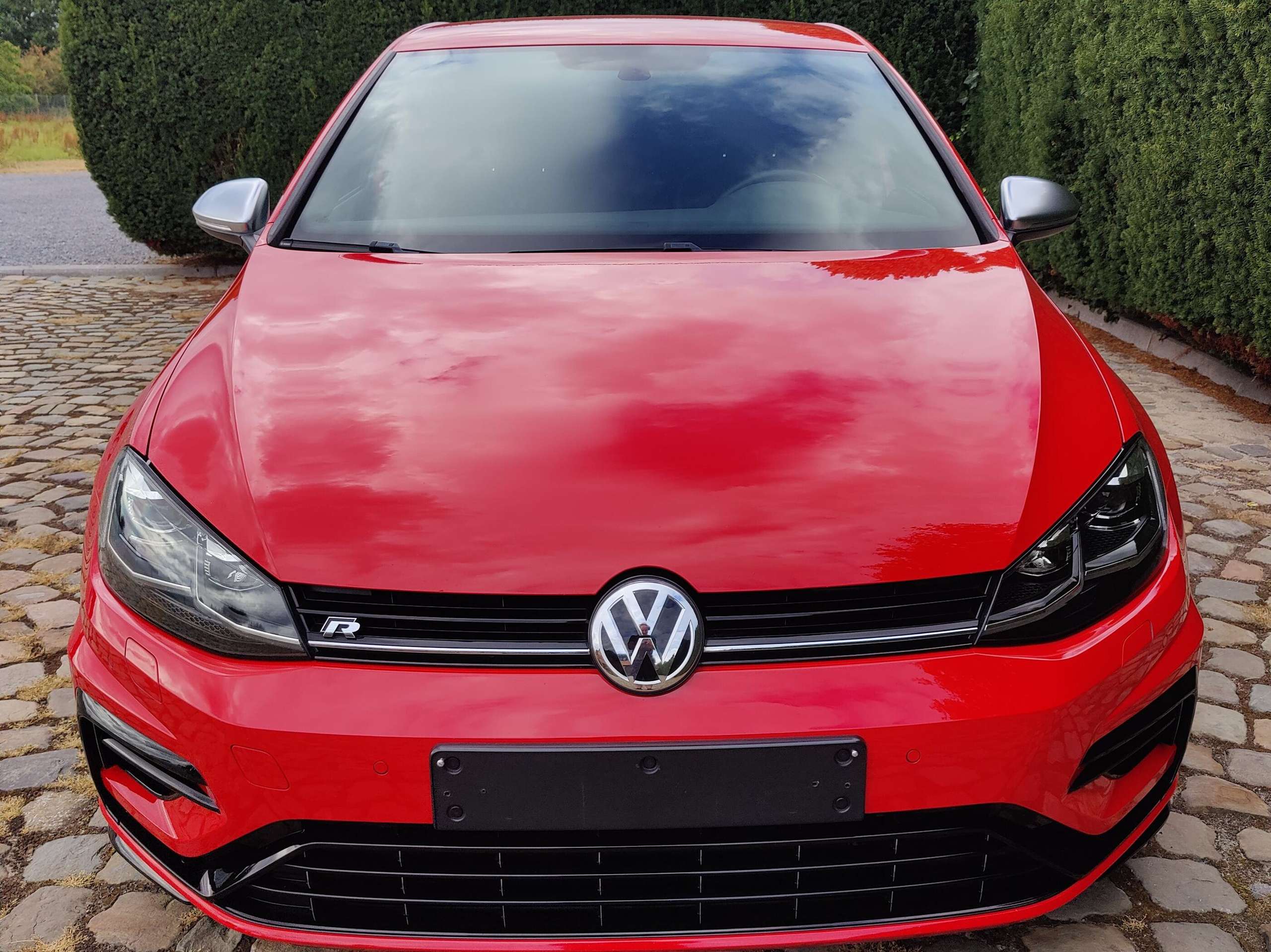 07a4113f-dbf7-4335-89e5-c613188c35bb2-volkswagen-golf-r-golf-r-2-0-tsi-opf-4motion-dsg-20260319.jpg
