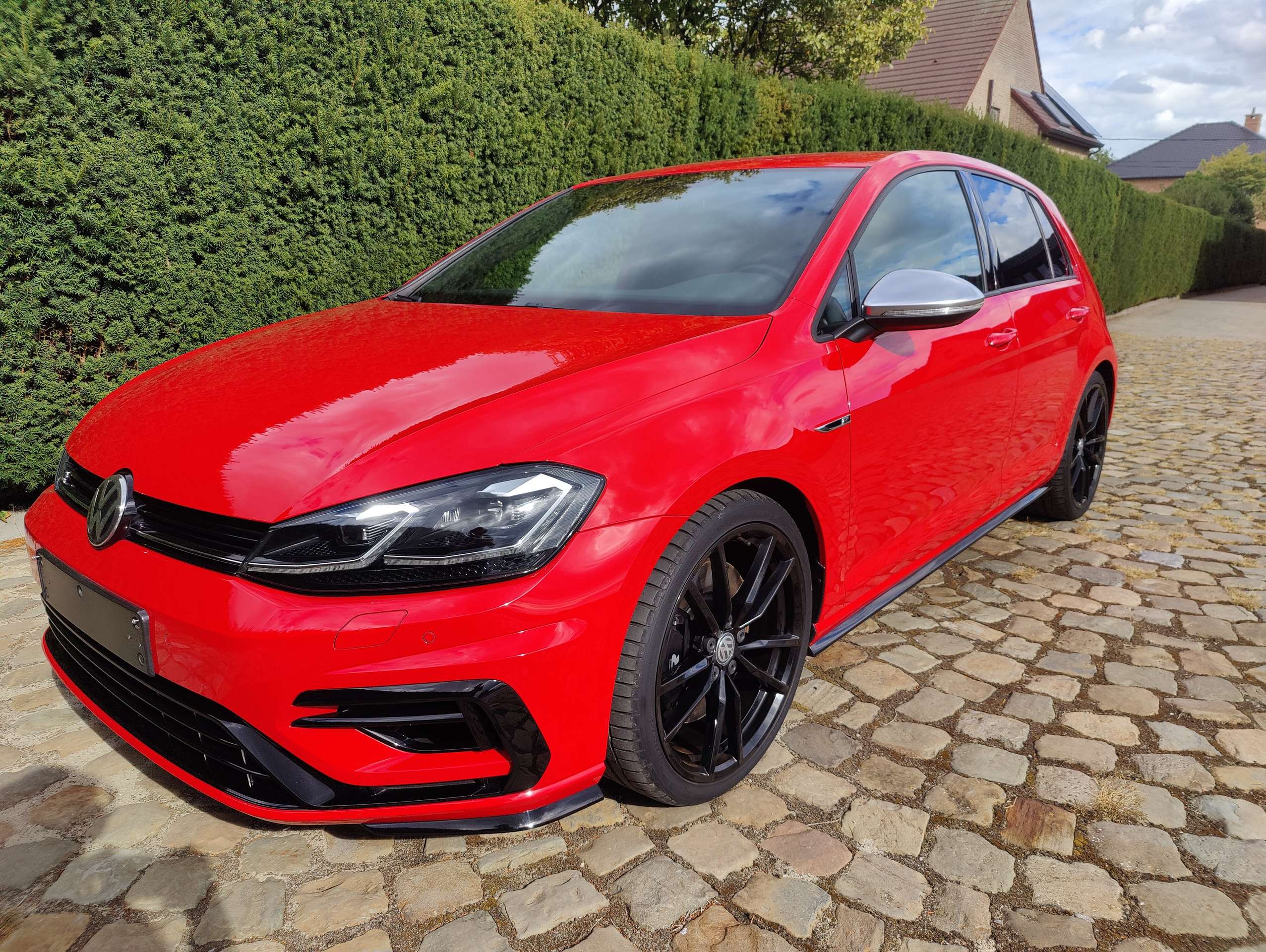 07a4113f-dbf7-4335-89e5-c613188c35bb3-volkswagen-golf-r-golf-r-2-0-tsi-opf-4motion-dsg-20260319.jpg
