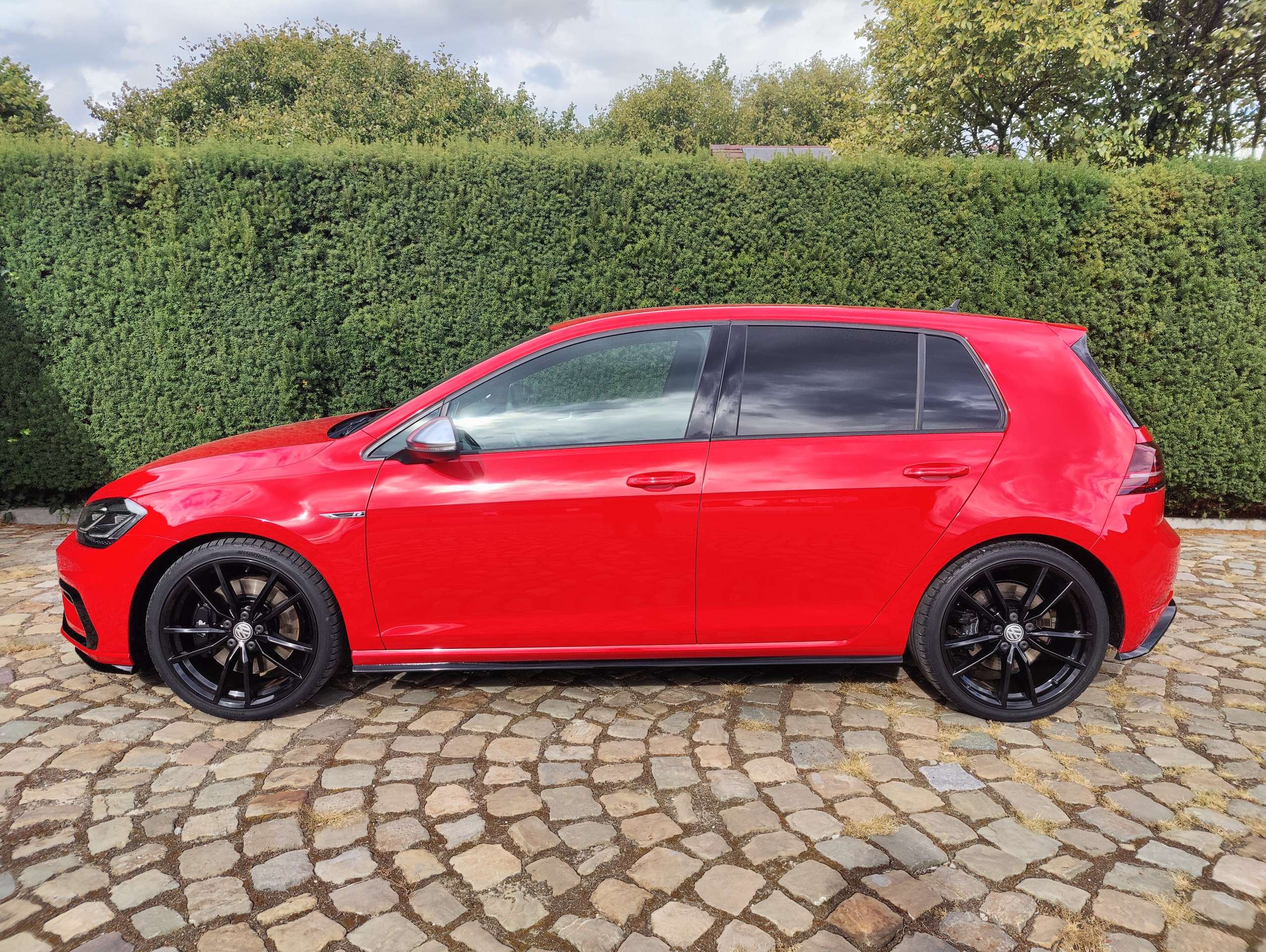07a4113f-dbf7-4335-89e5-c613188c35bb4-volkswagen-golf-r-golf-r-2-0-tsi-opf-4motion-dsg-20260319.jpg