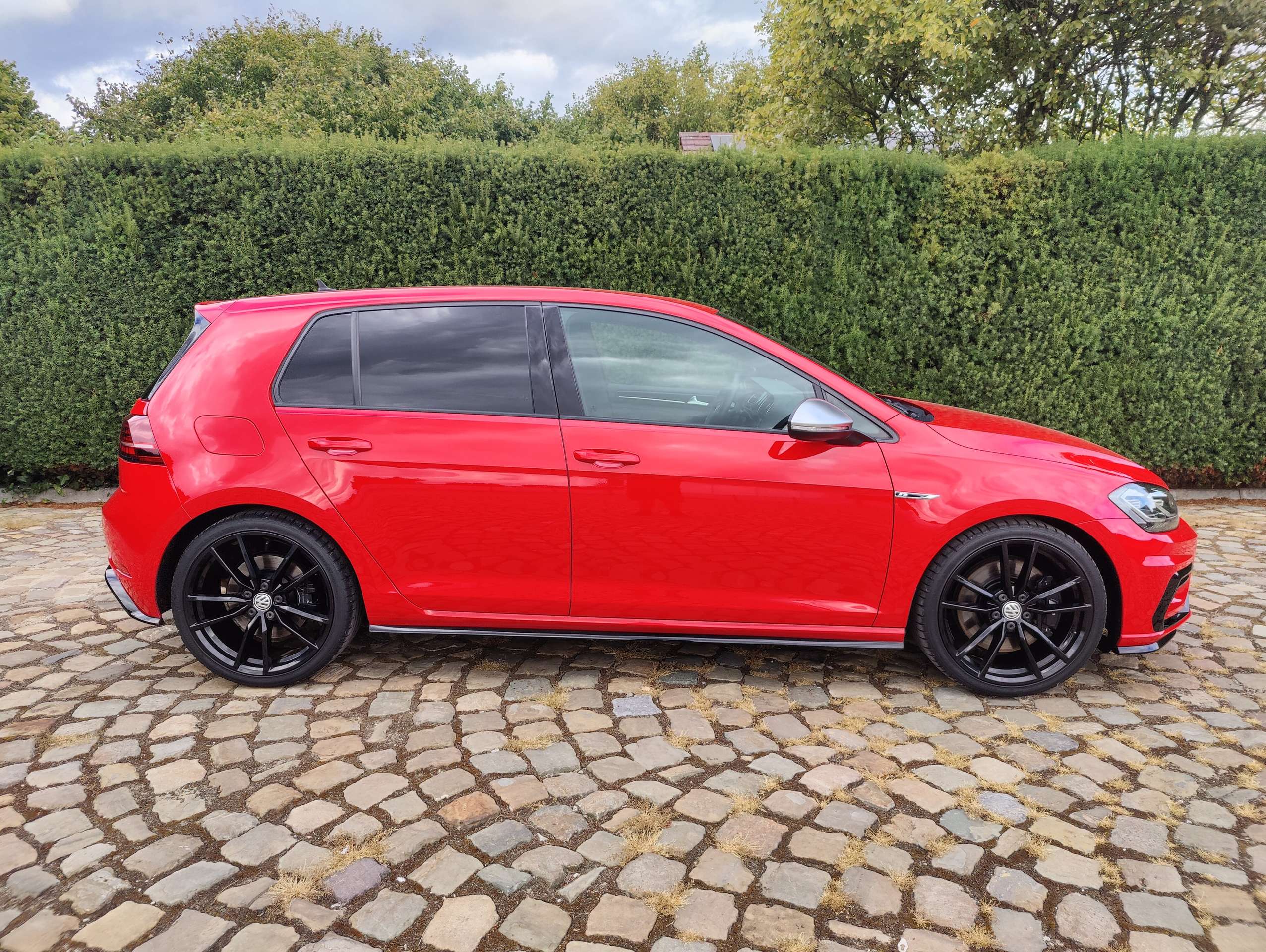 07a4113f-dbf7-4335-89e5-c613188c35bb8-volkswagen-golf-r-golf-r-2-0-tsi-opf-4motion-dsg-20260319.jpg