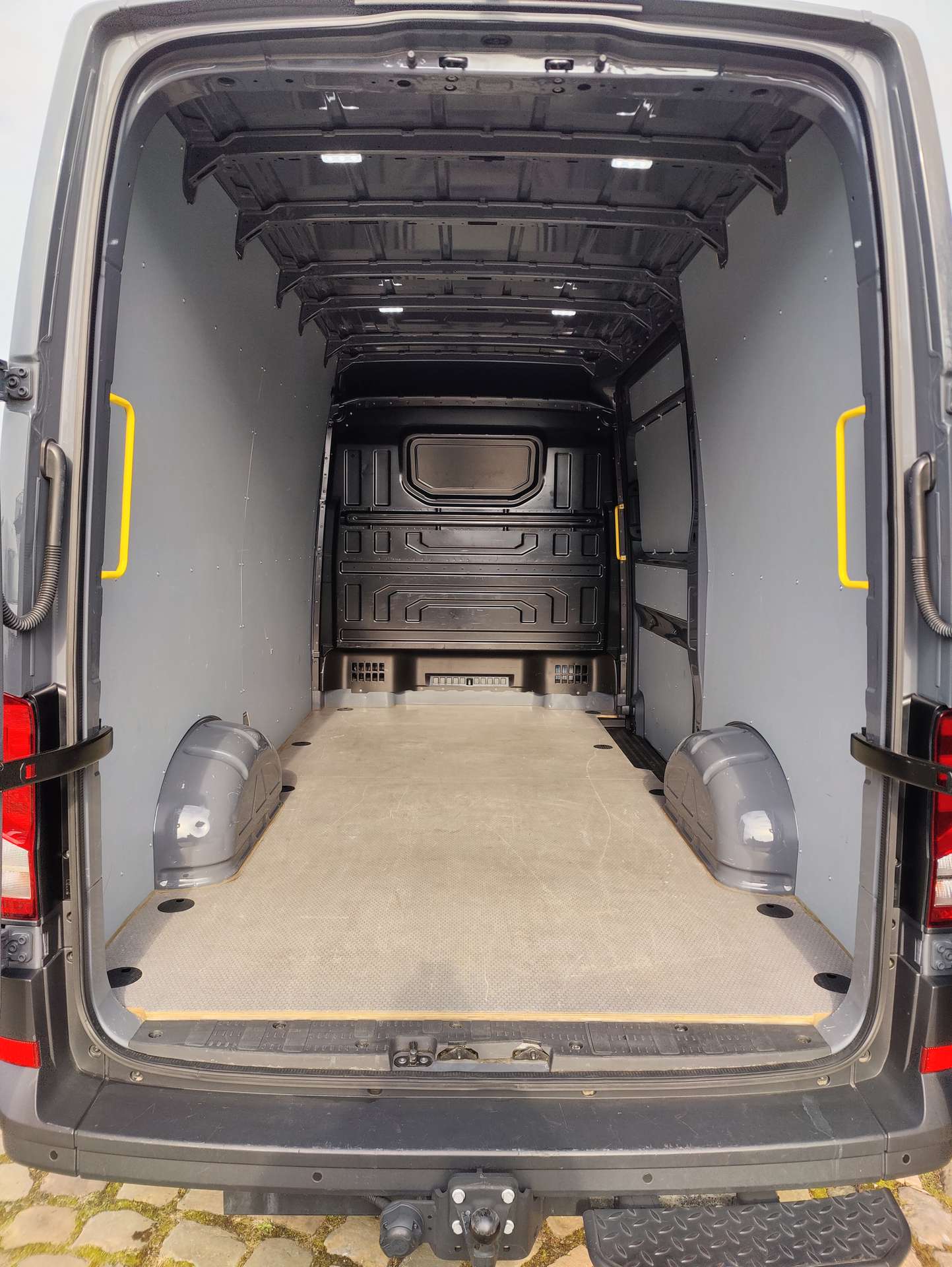13174b3a-c2ab-401b-8782-a8e07aedb49111-volkswagen-crafter-crafter-2-0-cr-tdi-l3h3-eu6d-cameraergo-actif-20260328.jpg