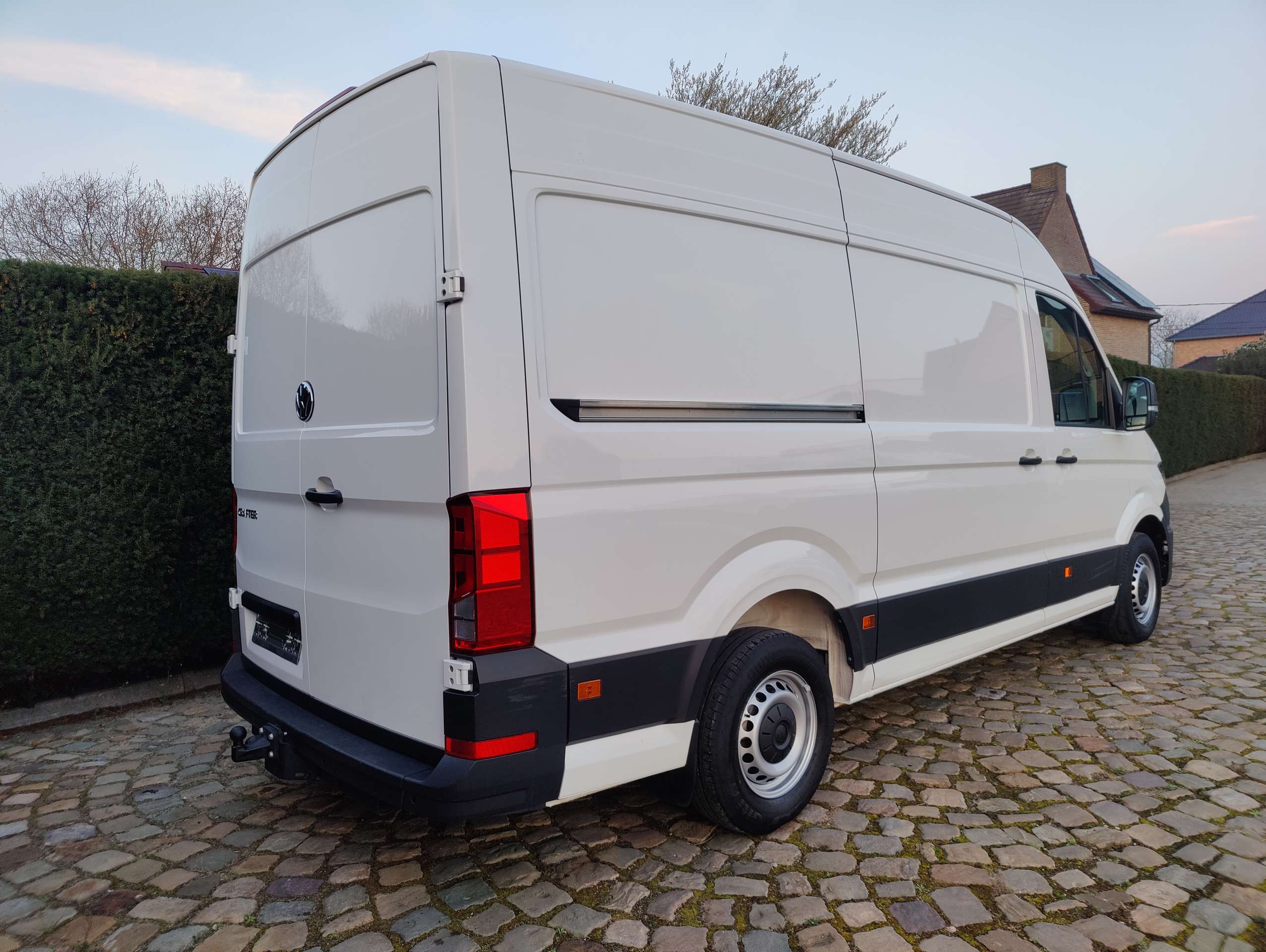 48525750-cbf9-4fff-a9ed-422658326e3f7-volkswagen-crafter-2-0-cr-tdi-l3h3-eu6d-20260323.jpg