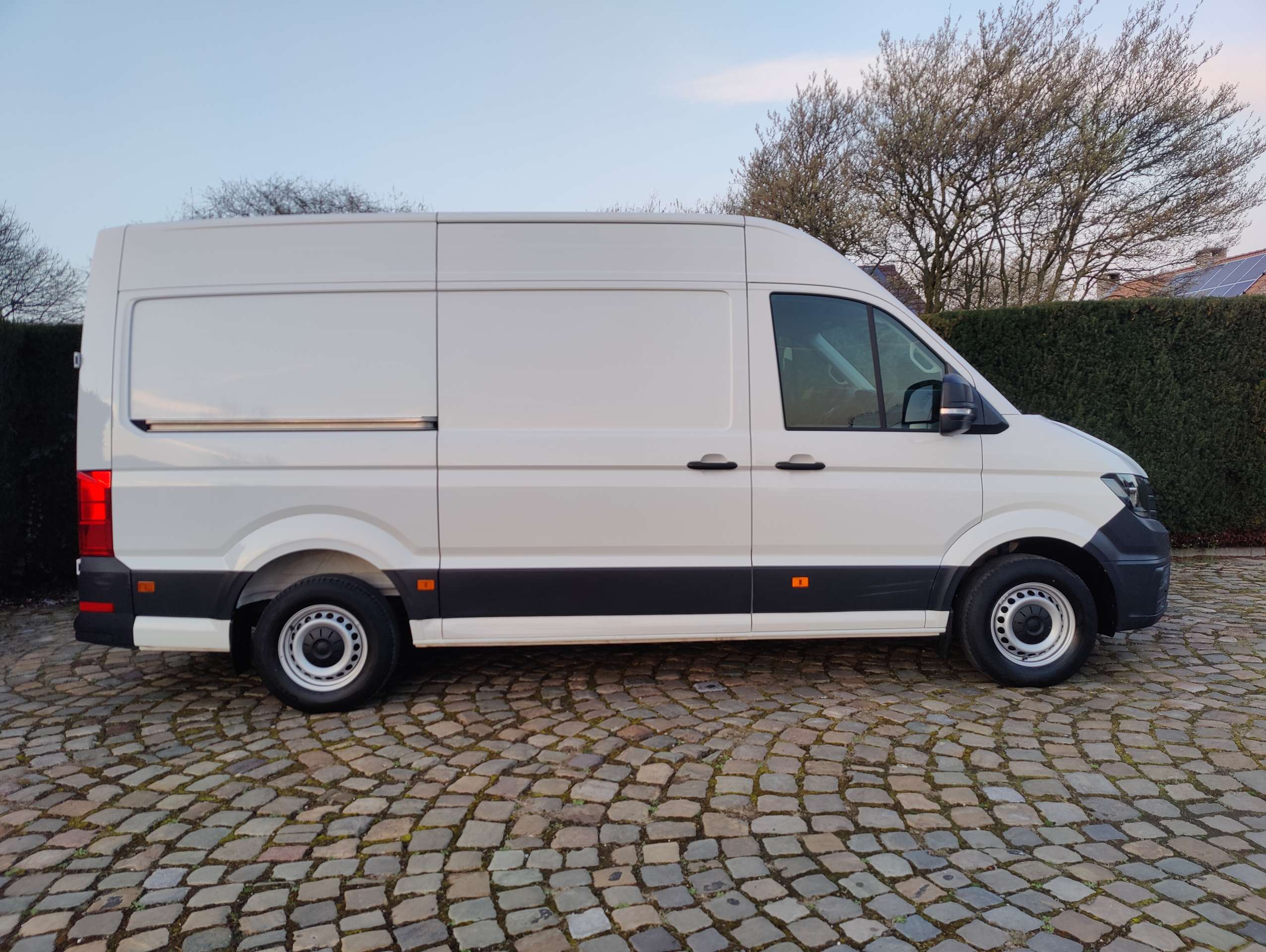 48525750-cbf9-4fff-a9ed-422658326e3f8-volkswagen-crafter-2-0-cr-tdi-l3h3-eu6d-20260323.jpg
