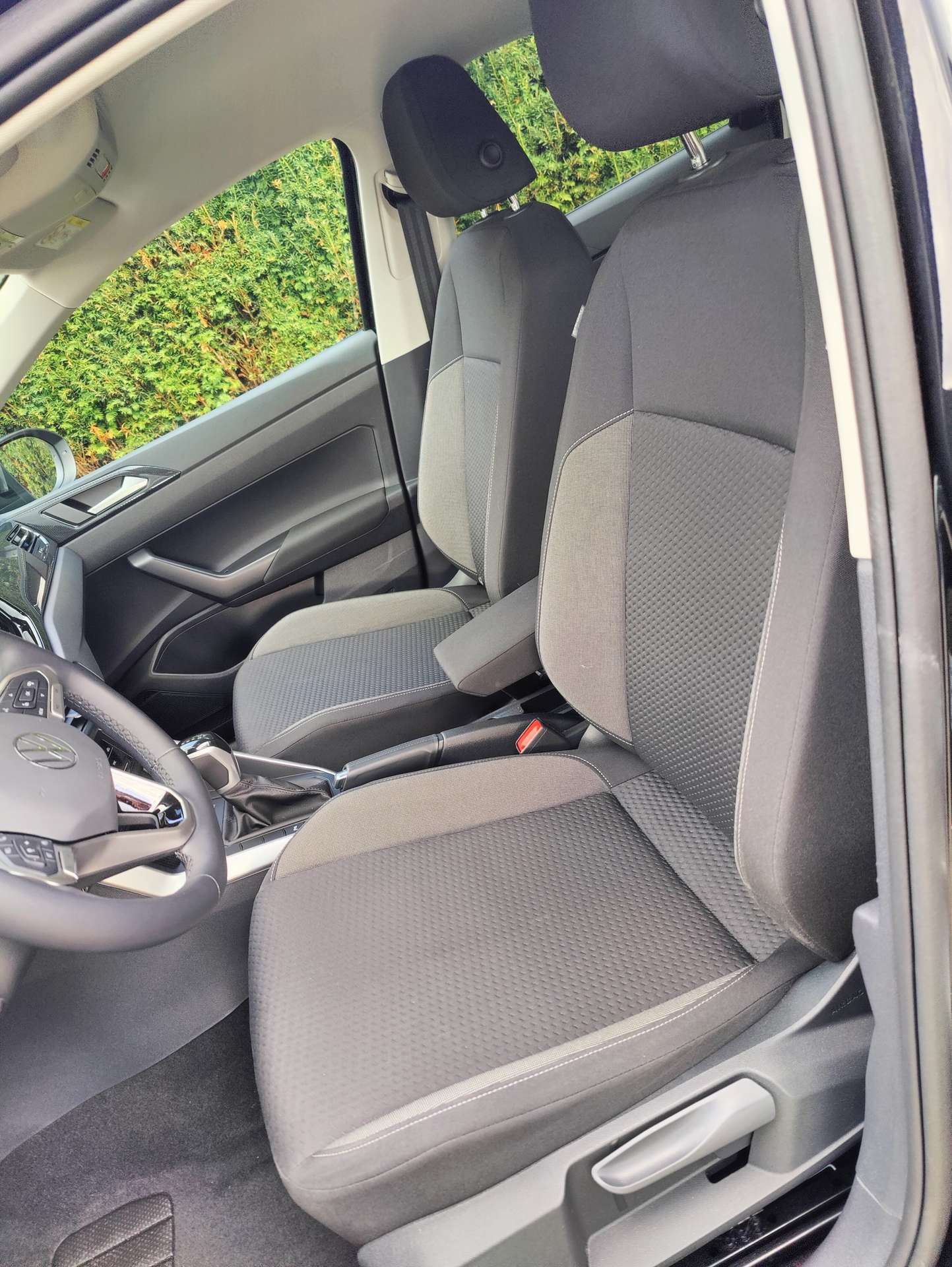 4b992d01-99c1-4e23-8bfa-05b9893d5b7a10-volkswagen-taigo-1-0-tsi-life-opf-dsg-20260319.jpg