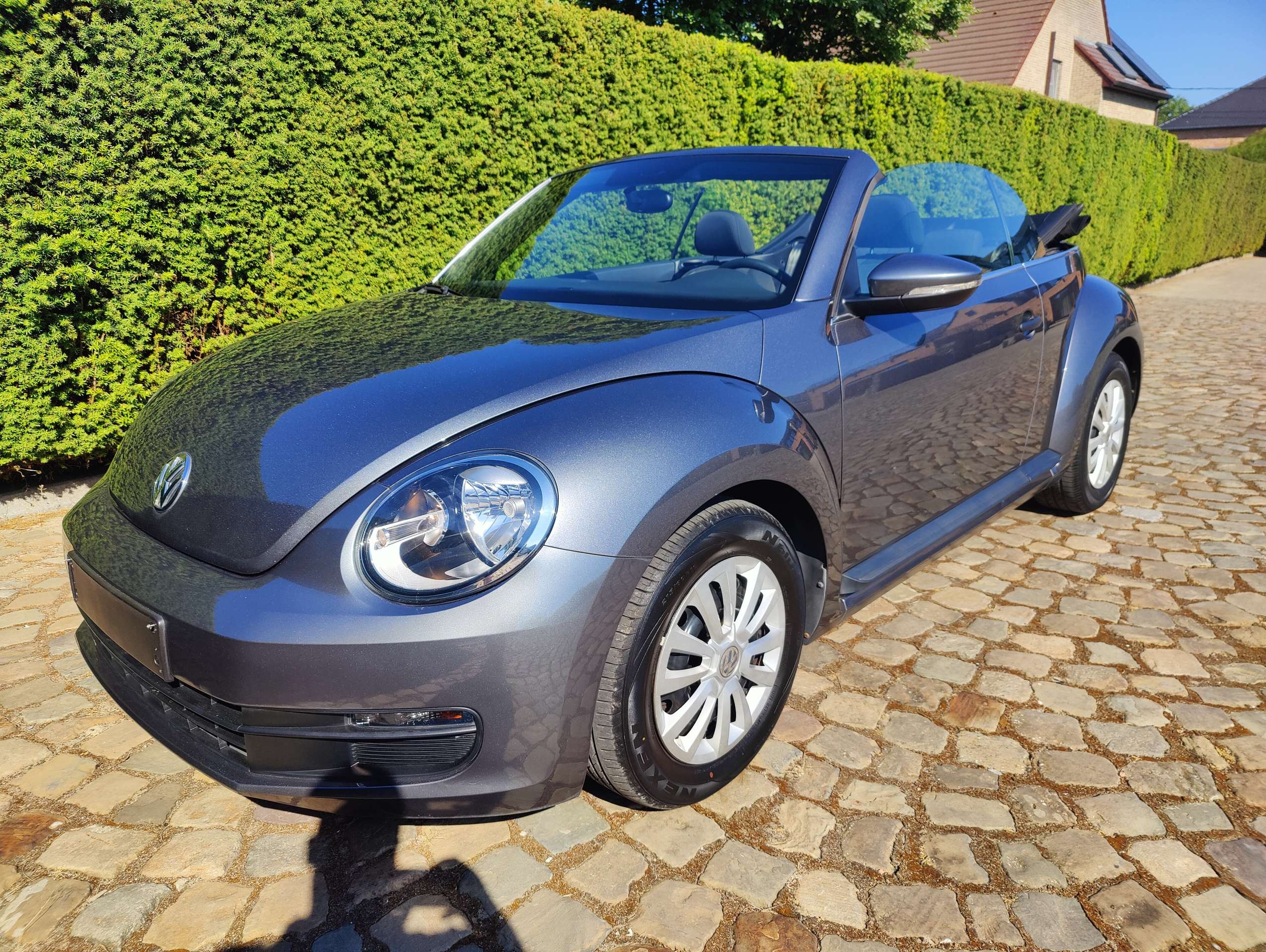 4d72aff8-3ed8-4948-ae58-7ab96a0ef4f82-volkswagen-beetle-cabriolet-1-2-tsi-20260319.jpg