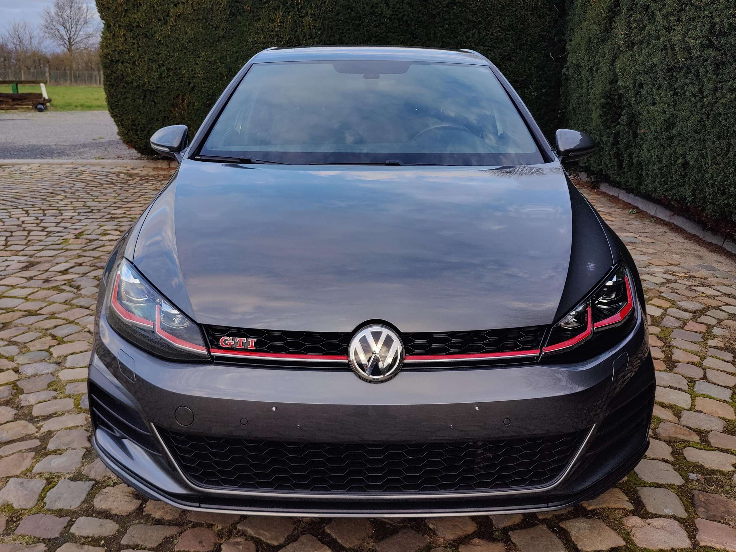 58f04c39-04c1-4adc-945b-78a3c01719bd3-volkswagen-golf-gti-golf-2-0-tsi-opf-dsg-20260319.jpg