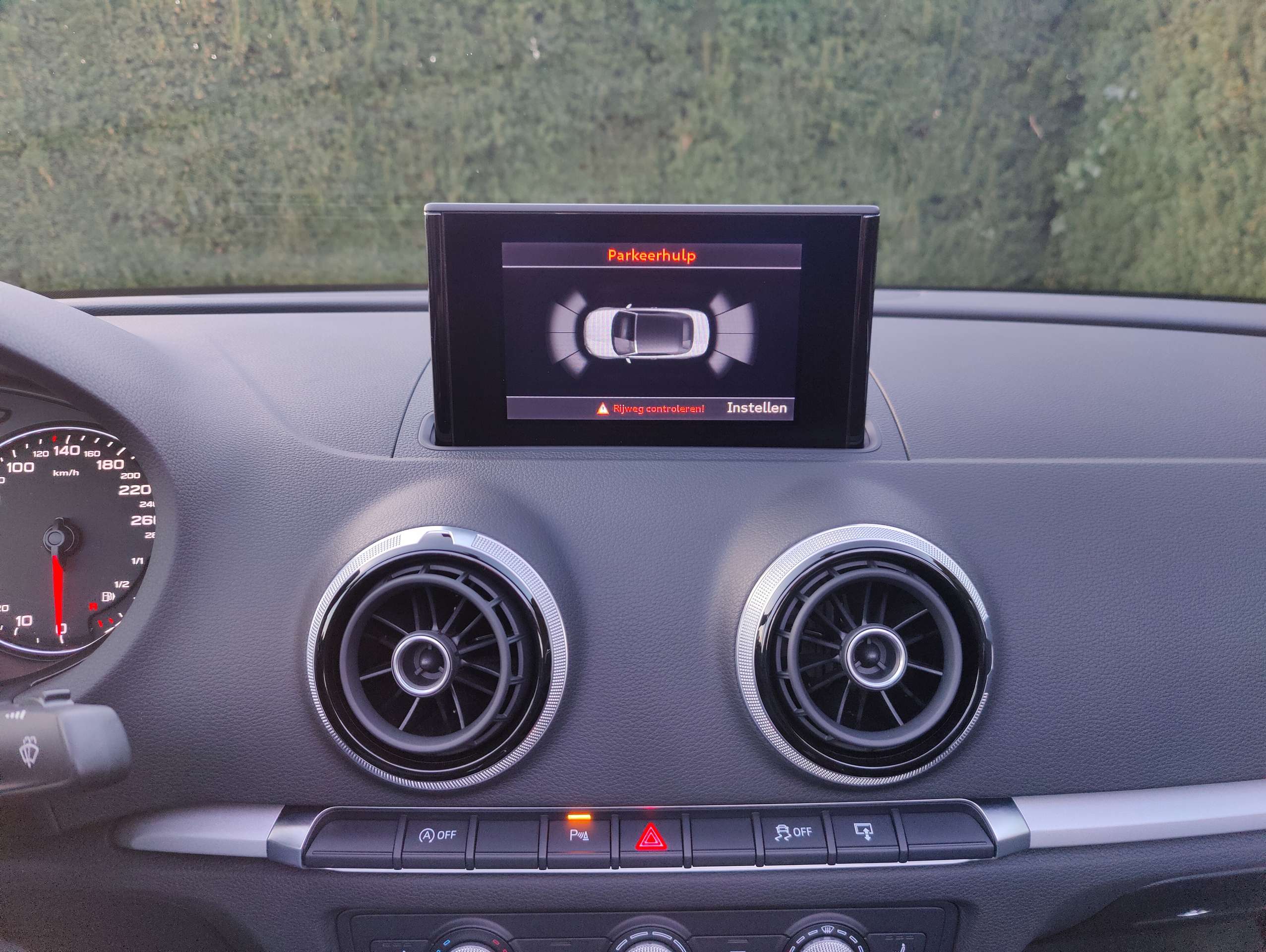 616fc479-9e07-48e1-917e-e0286c8fc18f13-audi-a3-a3-cabriolet-1-4-tfsi-attraction-s-tronic-20260319.jpg