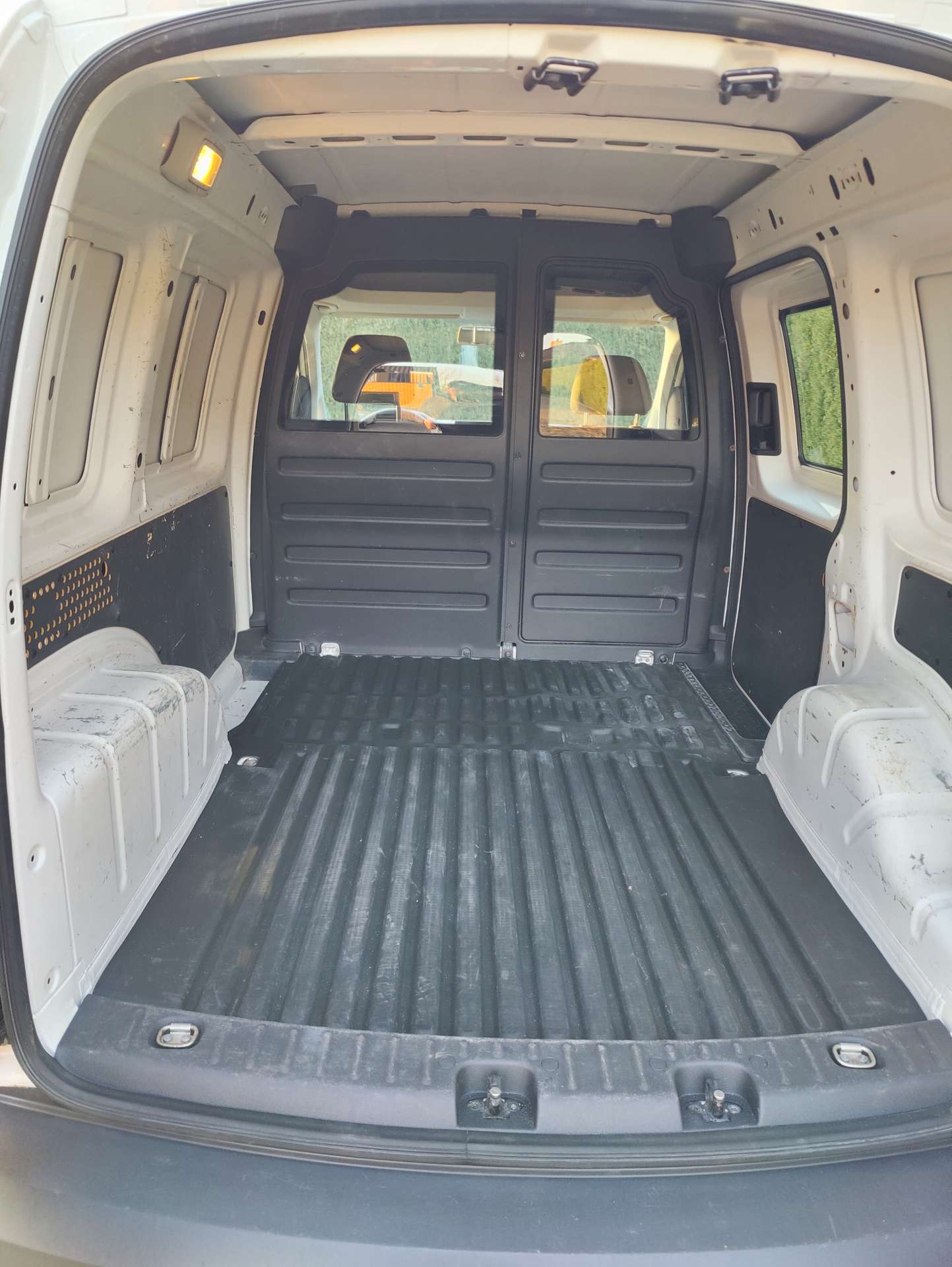 63ee44df-05a8-4be5-8331-3b107adcd5f011-volkswagen-caddy-caddy-2-0-cr-tdi-scr-eu6-20260319.jpg