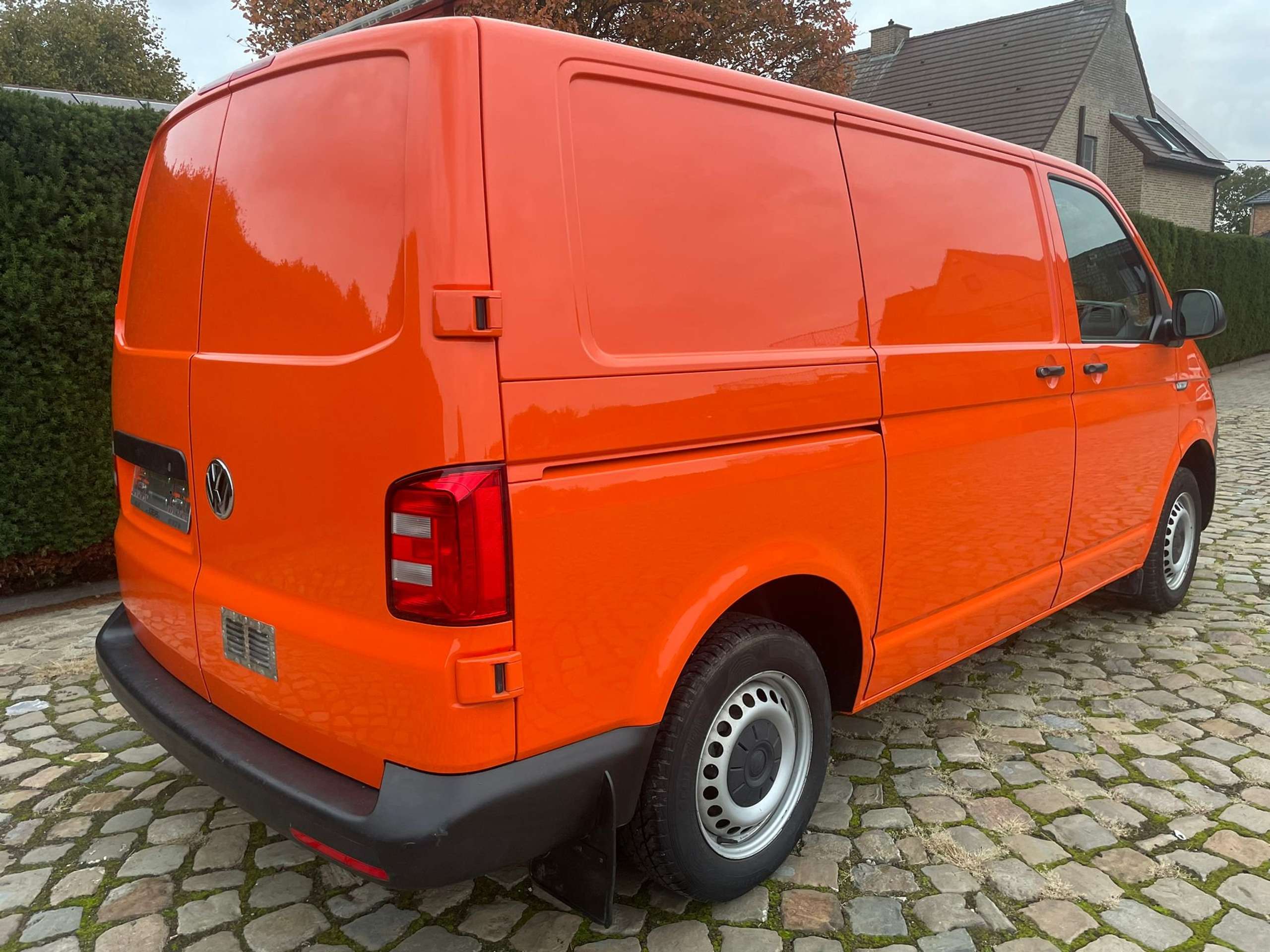 6d53756f-e882-4856-a9f9-f30ce49f51c57-volkswagen-t6-transporter-transporter-t6-kurz-eu6-ecoprofi-20260319.jpg