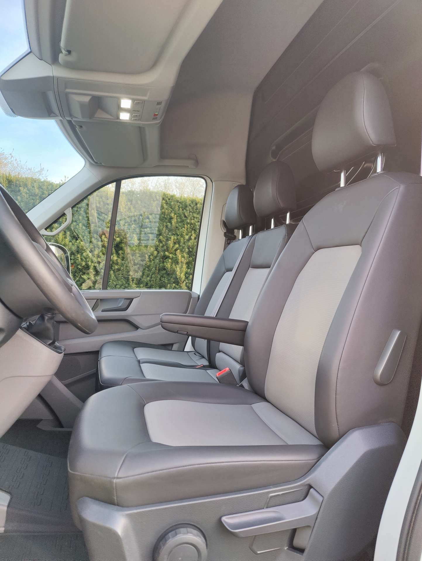 79bd9b5f-dd2b-4311-b3a6-0c703878b49c10-volkswagen-crafter-crafter-2-0-cr-tdi-l4h3-eu6d-20260319.jpg