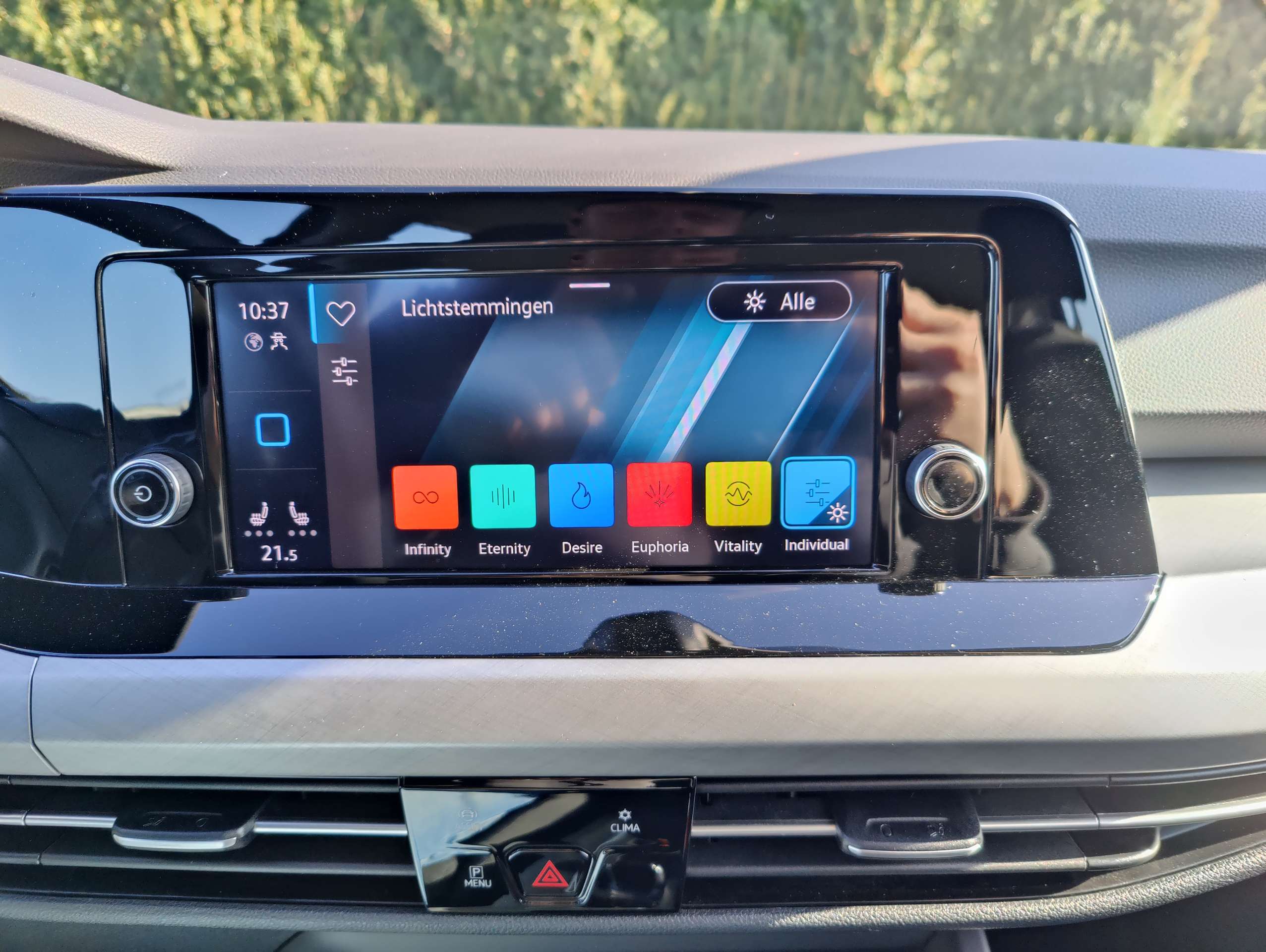 7a9c71ae-addc-4cc5-9c11-349783f2fc9c15-volkswagen-golf-variant-golf-sw-1-5-etsi-life-opf-dsg-20260319.jpg