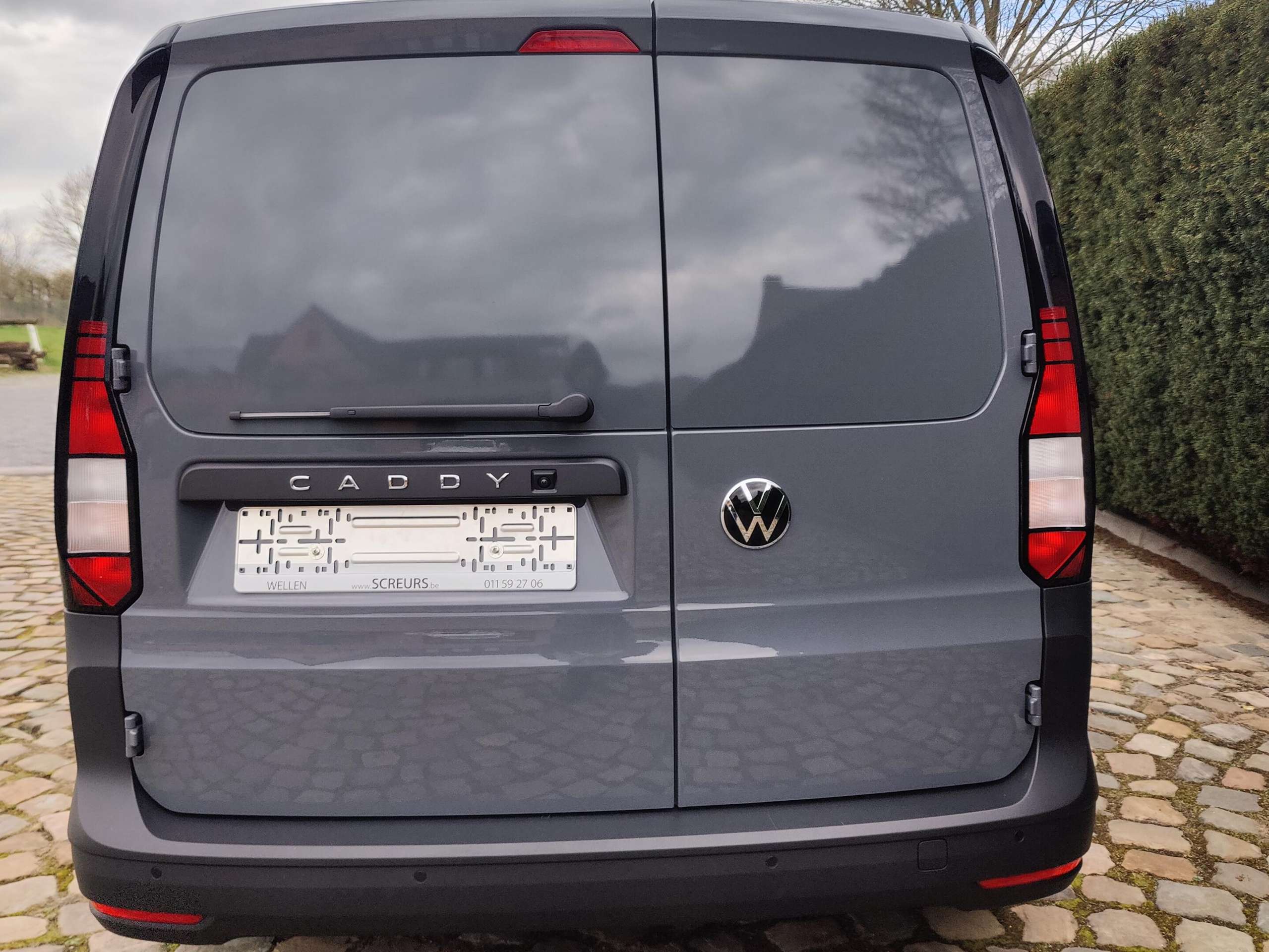 81d76d63-a6a5-45fe-b53d-790ac83158766-volkswagen-caddy-2-0-tdi-maxi-5-plaatsen-lichte-vrachtparkeercam-20260319.jpg