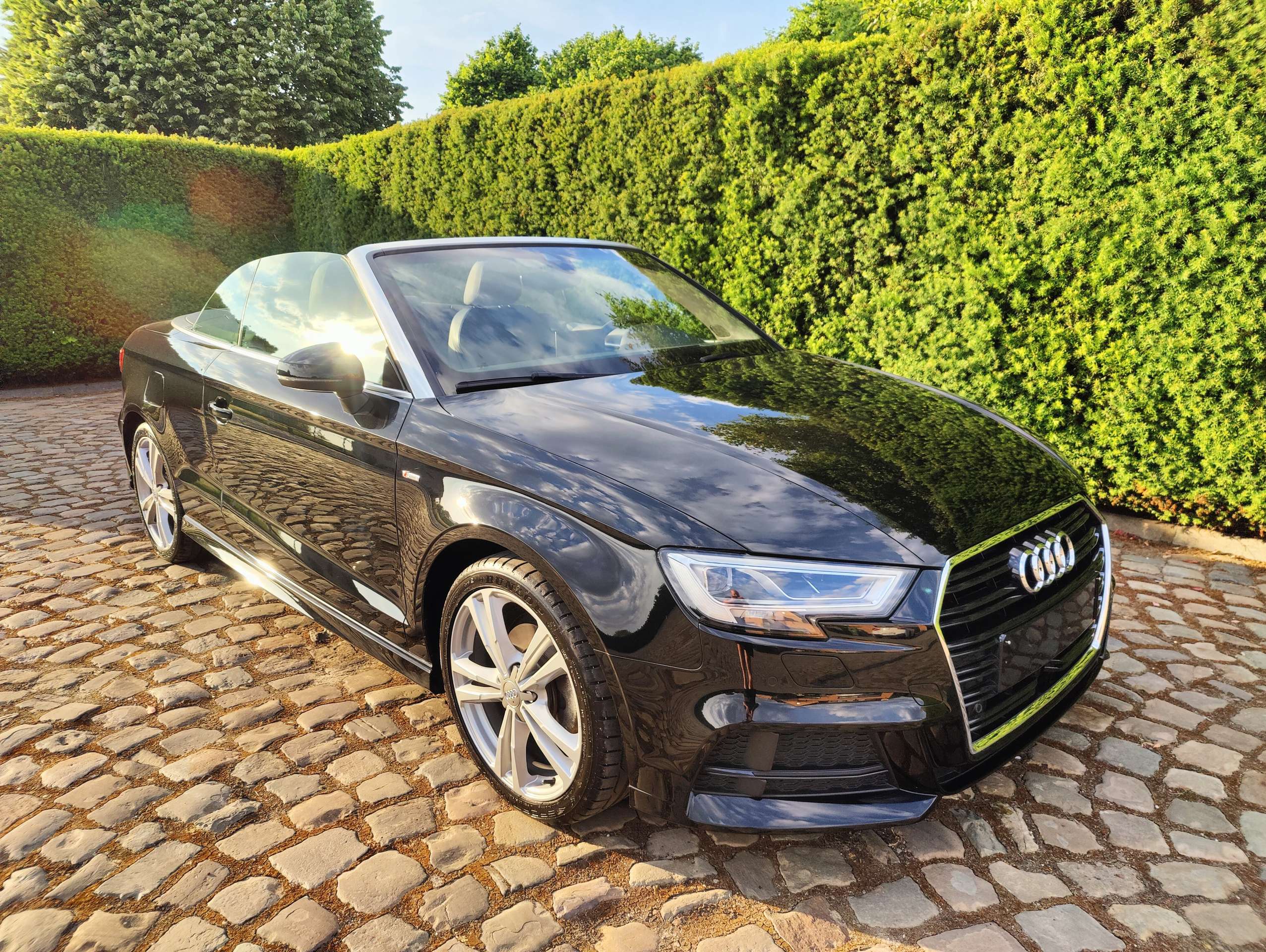 8bdd146a-1402-4f6b-982b-ab70b475cf231-audi-a3-cabriolet-1-5-tfsi-act-sport-s-tronic-s-line-20260319.jpg