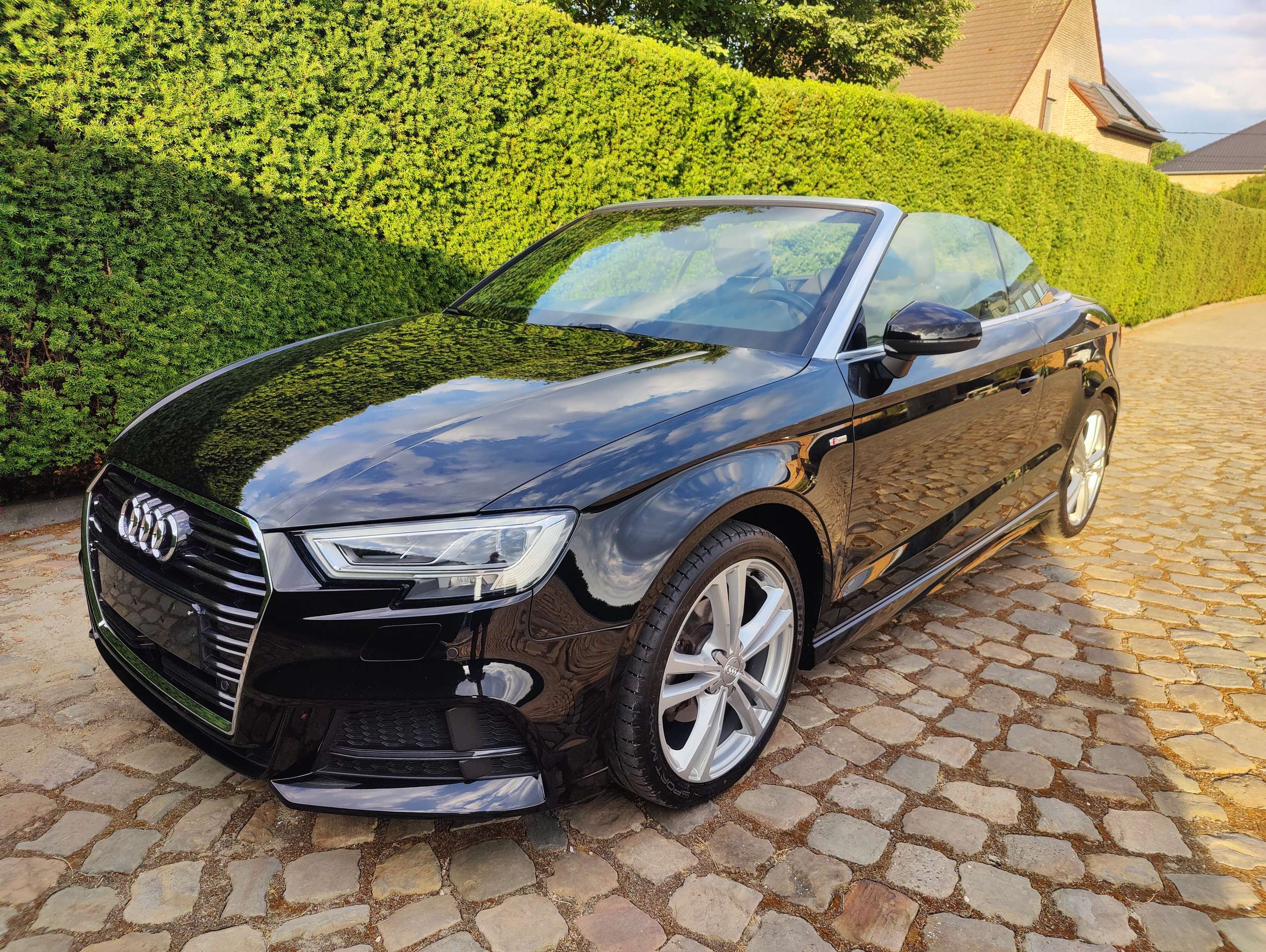 8bdd146a-1402-4f6b-982b-ab70b475cf232-audi-a3-cabriolet-1-5-tfsi-act-sport-s-tronic-s-line-20260319.jpg