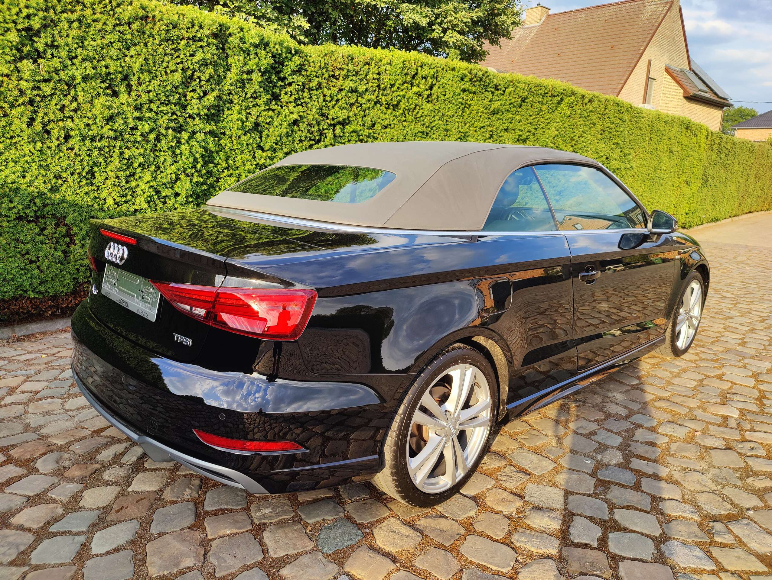 8bdd146a-1402-4f6b-982b-ab70b475cf238-audi-a3-cabriolet-1-5-tfsi-act-sport-s-tronic-s-line-20260319.jpg