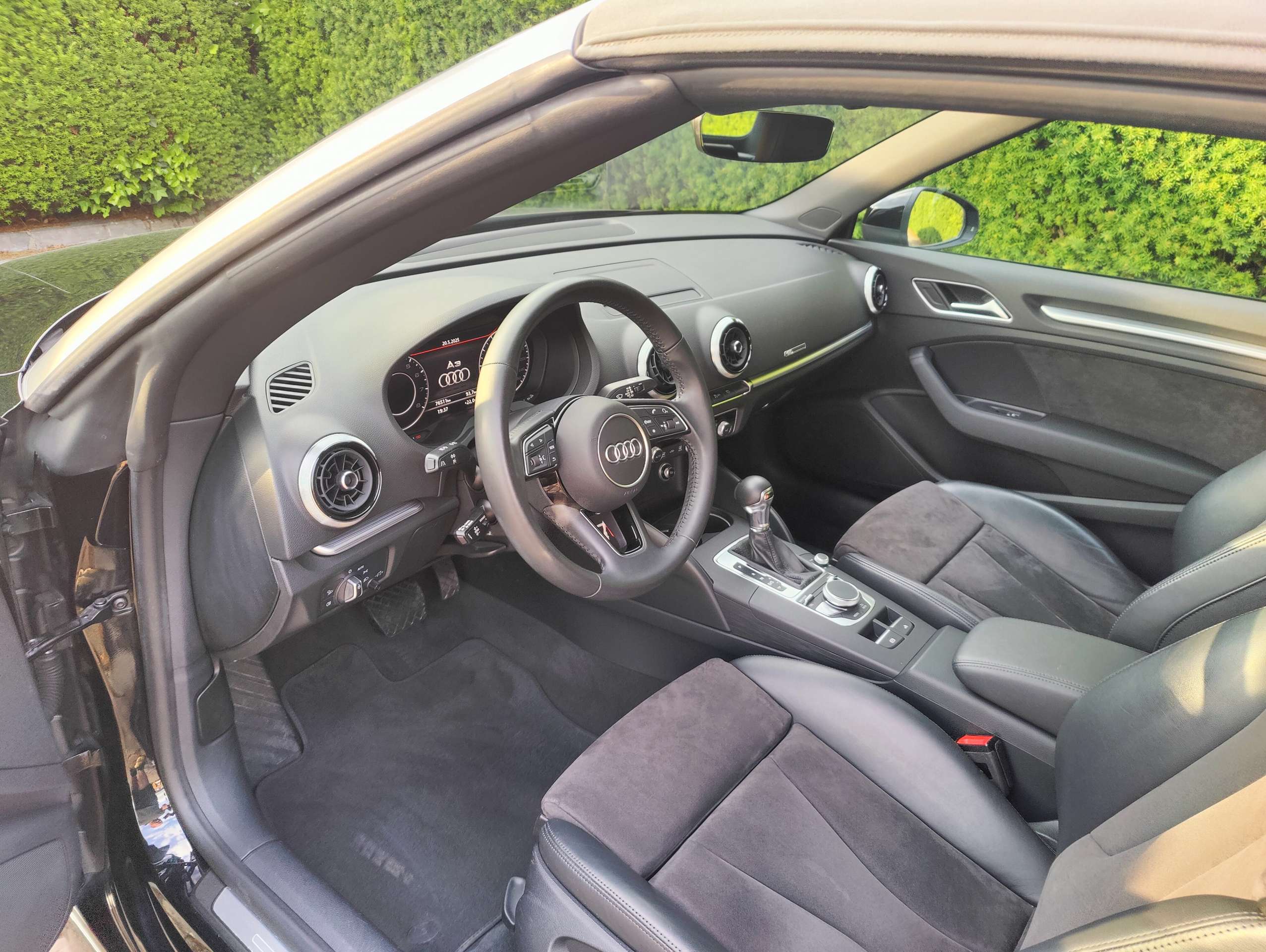 8bdd146a-1402-4f6b-982b-ab70b475cf239-audi-a3-cabriolet-1-5-tfsi-act-sport-s-tronic-s-line-20260319.jpg