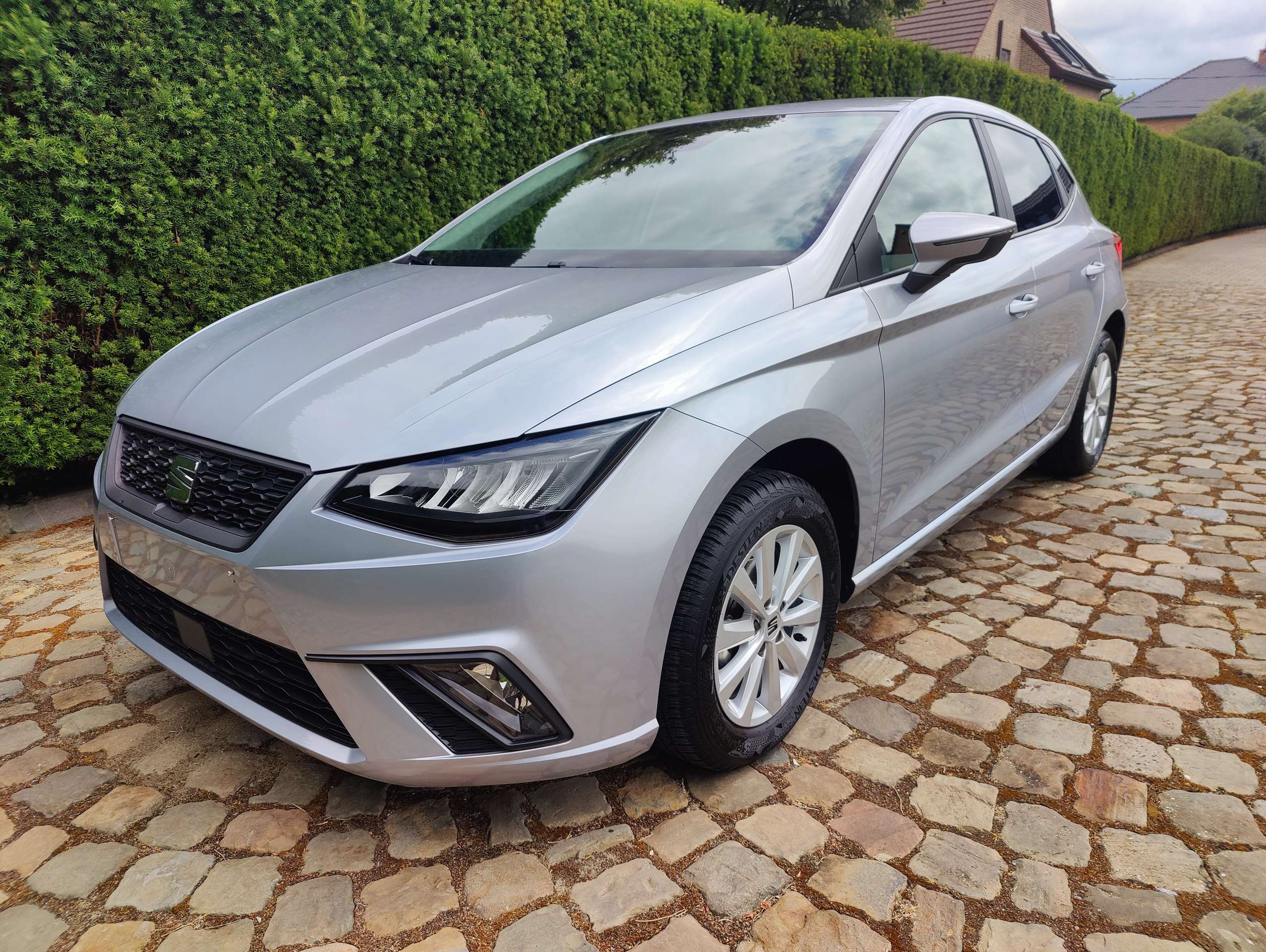 8c93d459-2f6a-4459-b361-7ba2c18311d83-seat-ibiza-1-0-tsi-move-full-link.jpg