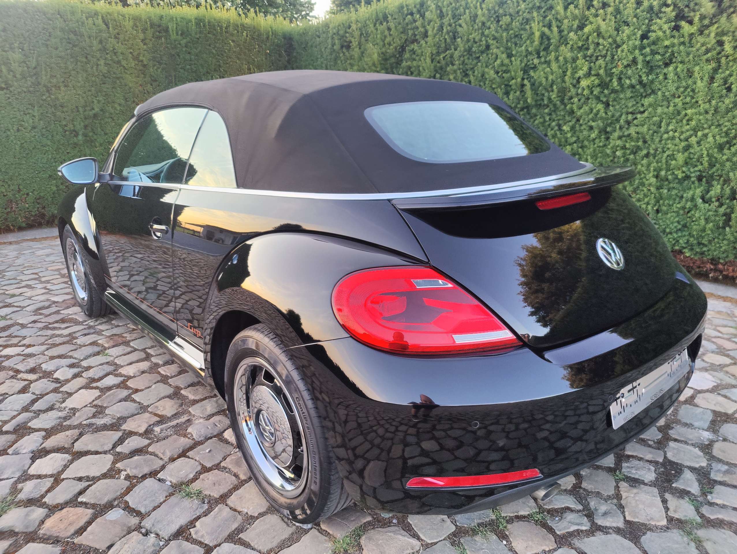 91f32d49-81dd-46d4-9825-5c3ac8fb41de7-volkswagen-beetle-beetle-cabriolet-1-2-tsi-bluemotion-technology-cup-20260328.jpg