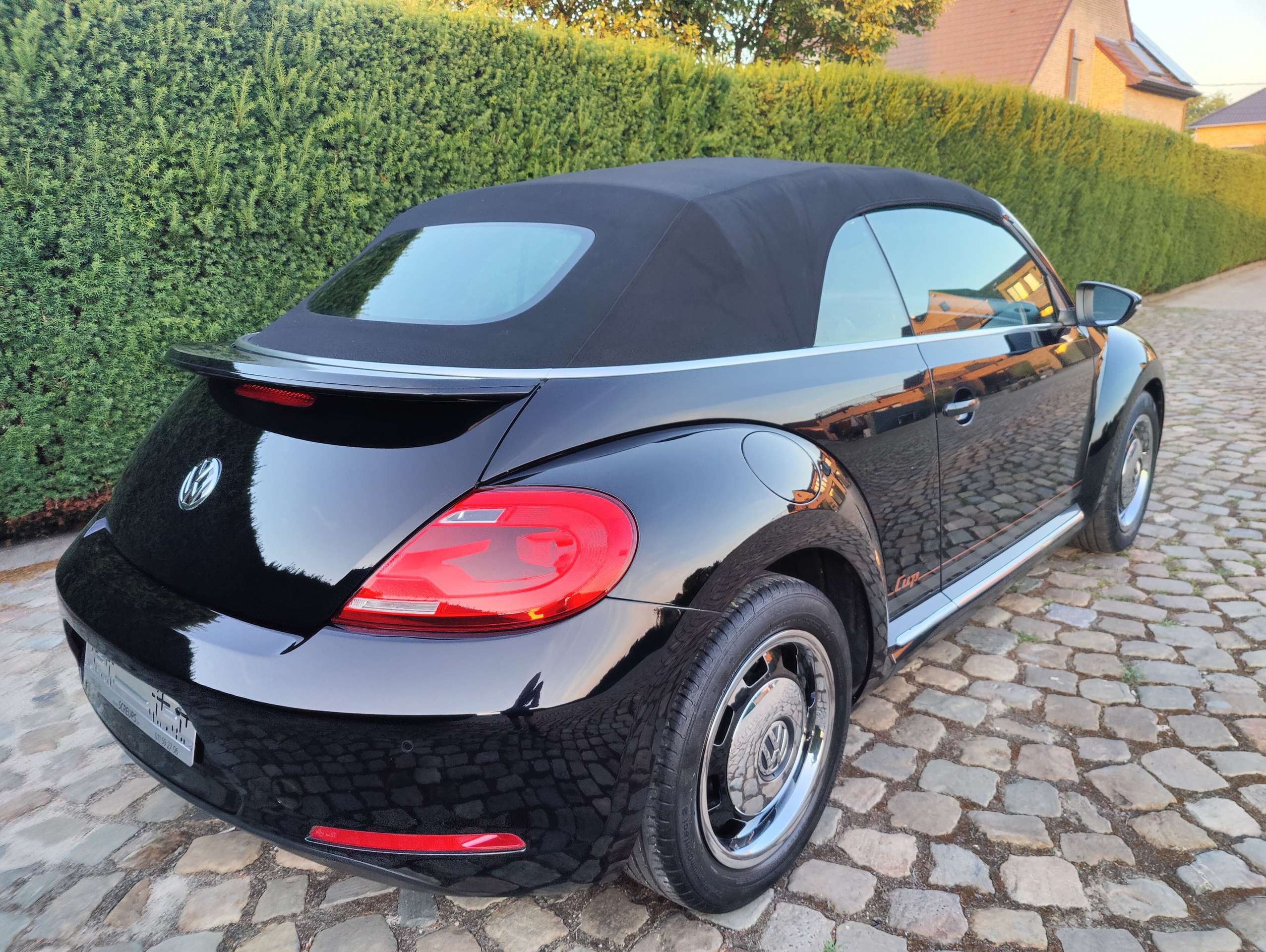 91f32d49-81dd-46d4-9825-5c3ac8fb41de8-volkswagen-beetle-beetle-cabriolet-1-2-tsi-bluemotion-technology-cup-20260328.jpg