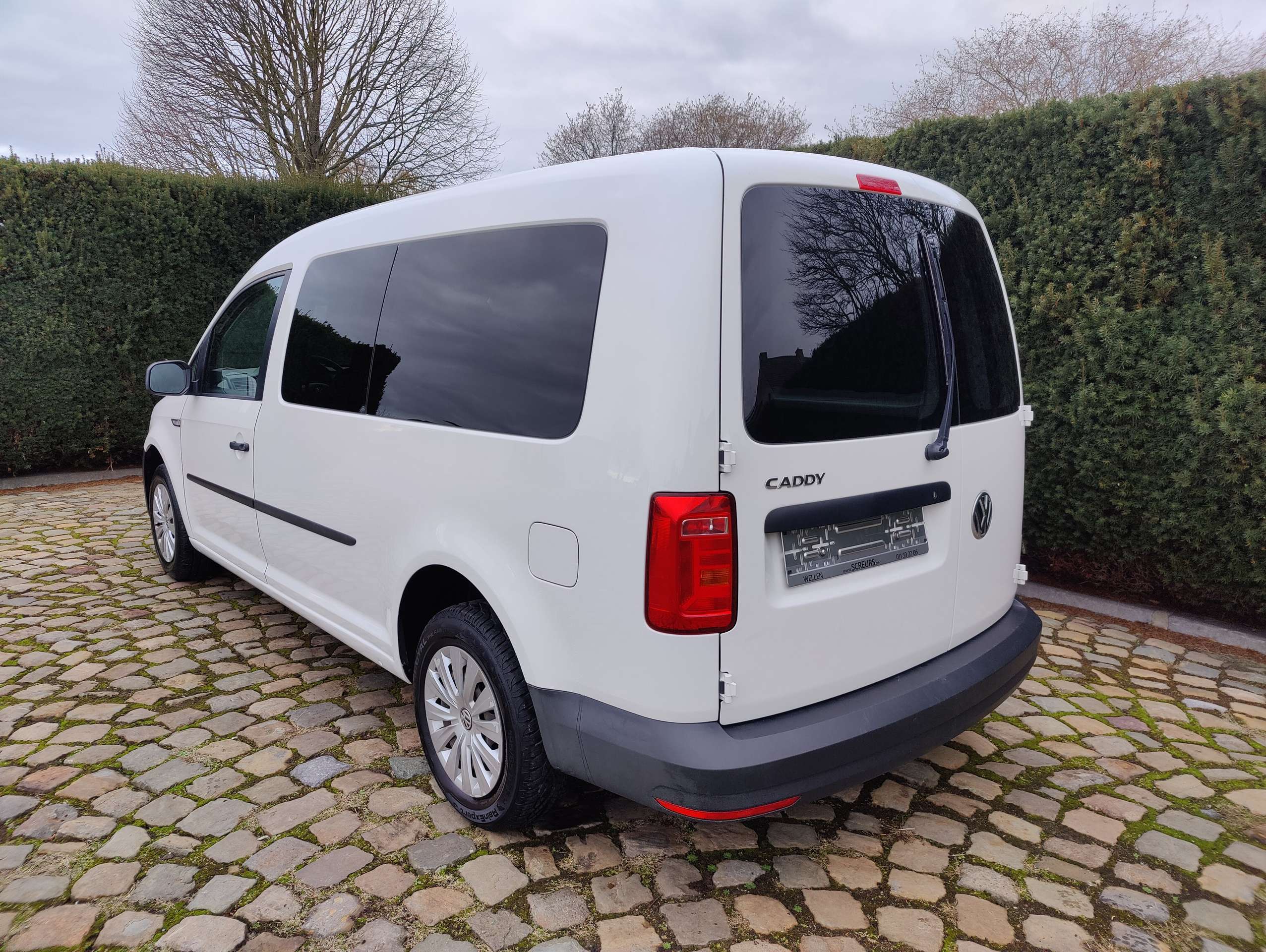 92bd6789-9459-47a0-8584-18404e78e1b65-volkswagen-caddy-2-0-cr-tdi-scr-maxi-5-plaatsen-lichte-vracht-20260319.jpg
