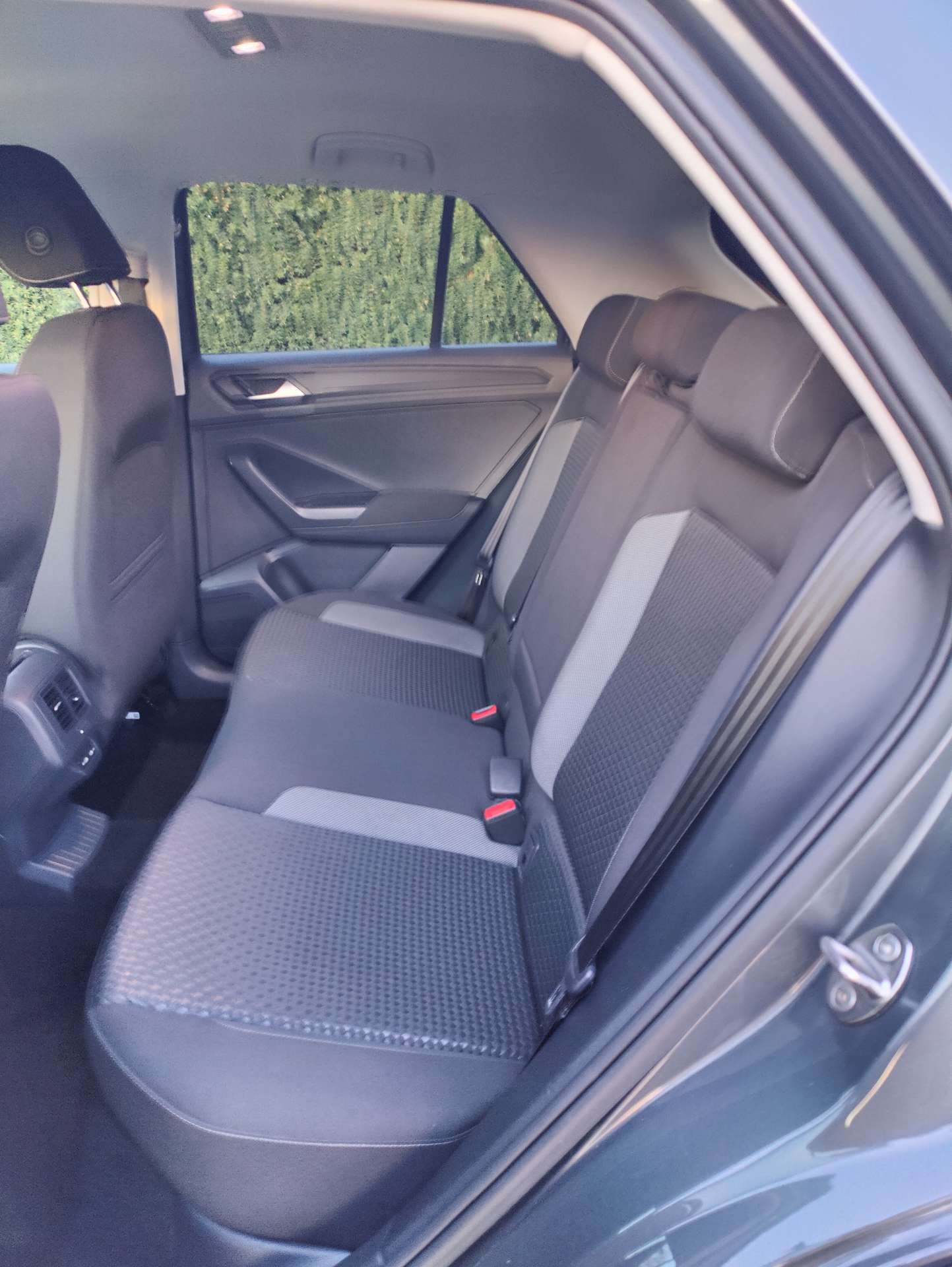 b6e2de57-b3b9-447d-9e5c-5431e1abf9c311-volkswagen-t-roc-t-roc-1-5-tsi-act-active-opf-20260319.jpg