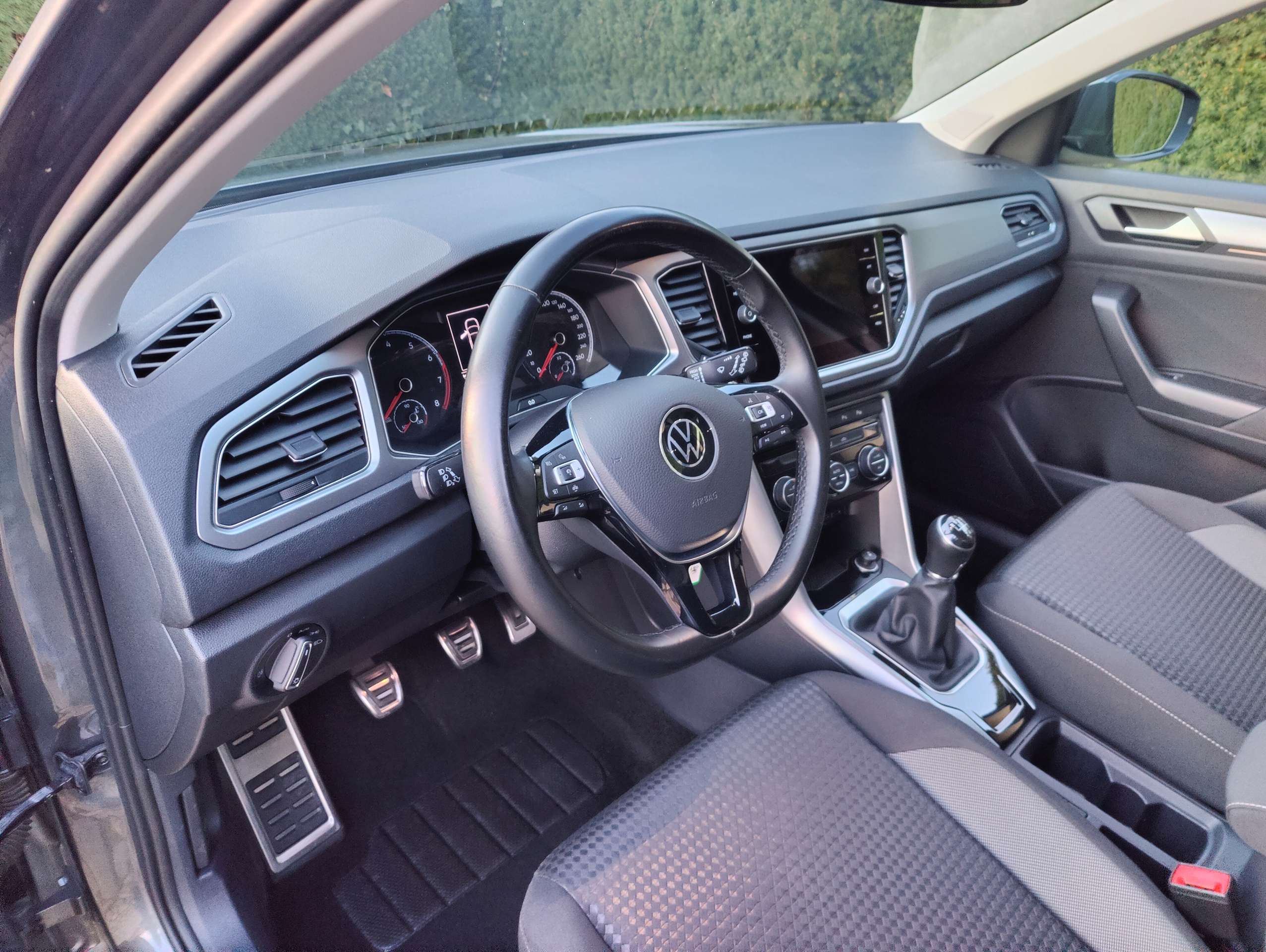 b6e2de57-b3b9-447d-9e5c-5431e1abf9c39-volkswagen-t-roc-t-roc-1-5-tsi-act-active-opf-20260319.jpg