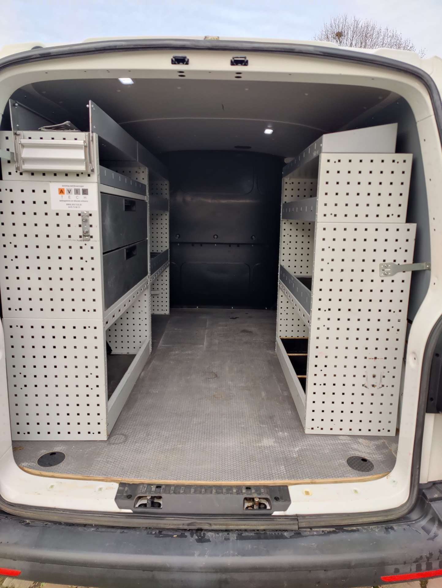 bda6a41f-fb93-41c6-8d0d-ee61478cd46f11-volkswagen-t6-1-transporter-transporter-t6-1-kurz-20260319.jpg
