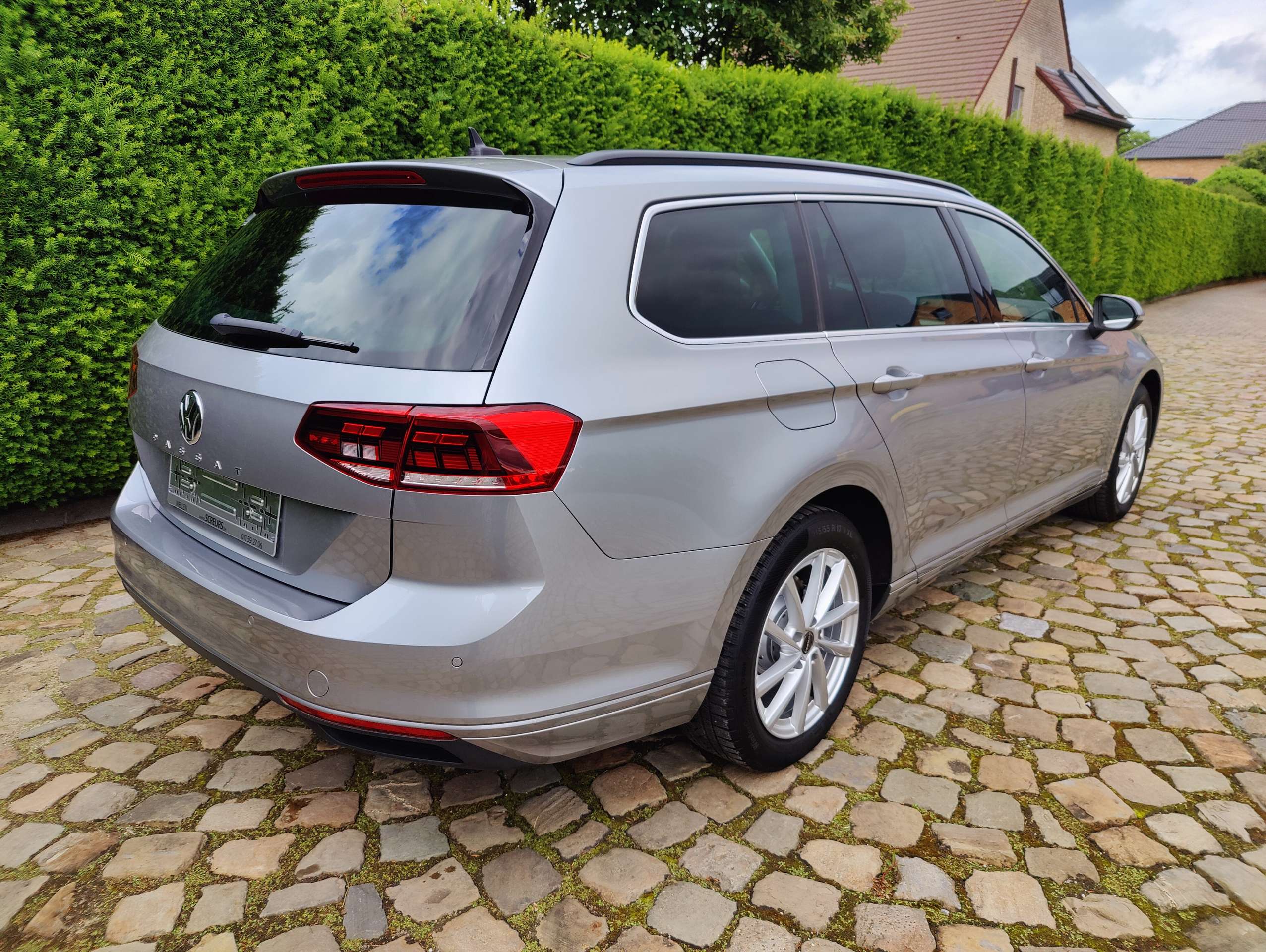 be4e2ea9-7848-4811-bb57-128173bdd7c57-volkswagen-passat-variant-2-0-tsi-business-opf-dsg-20260319.jpg