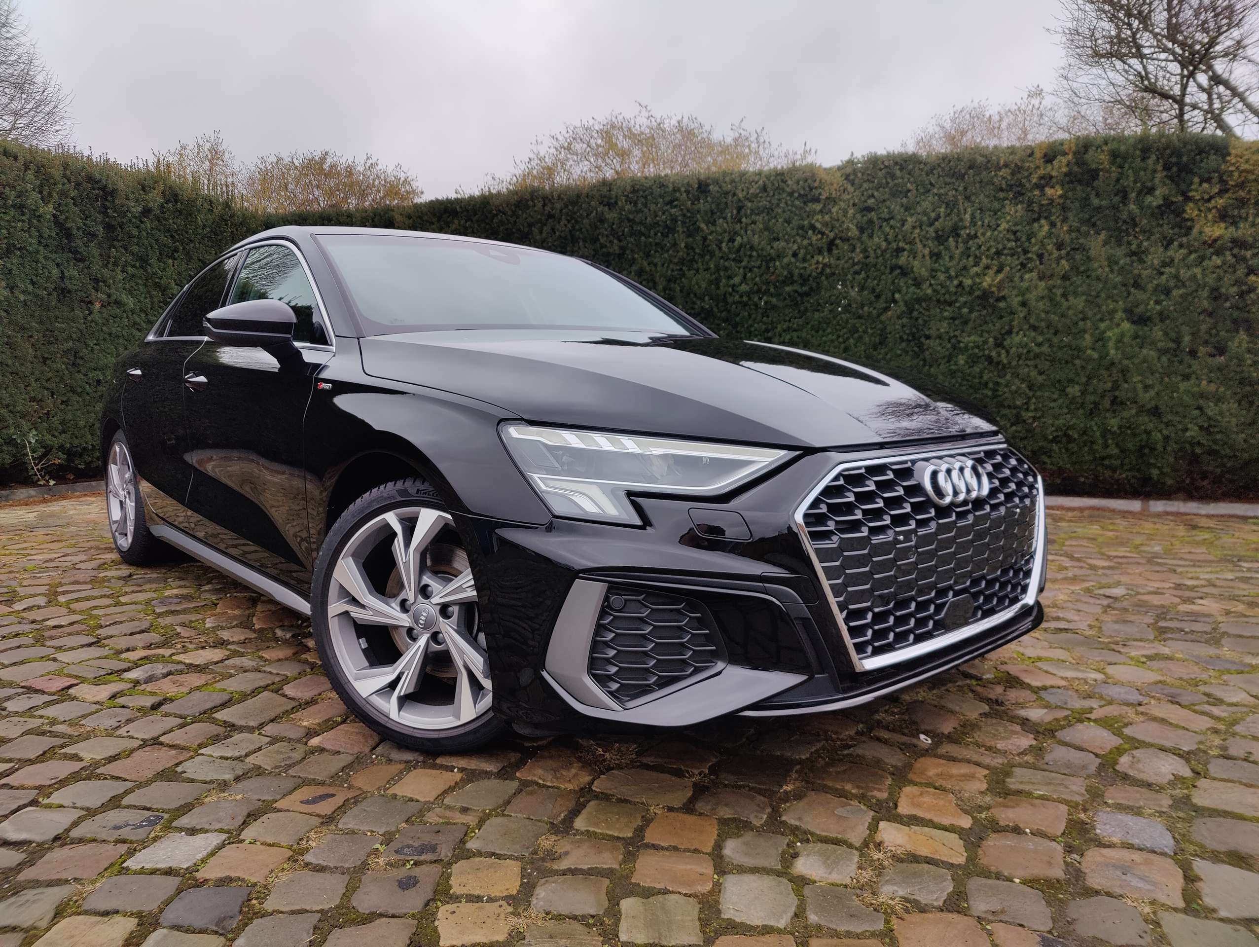 d9d16f98-f376-459d-bfd1-83baae727d361-audi-a3-a3-35-tfsi-s-line-s-tronic-20260319.jpg