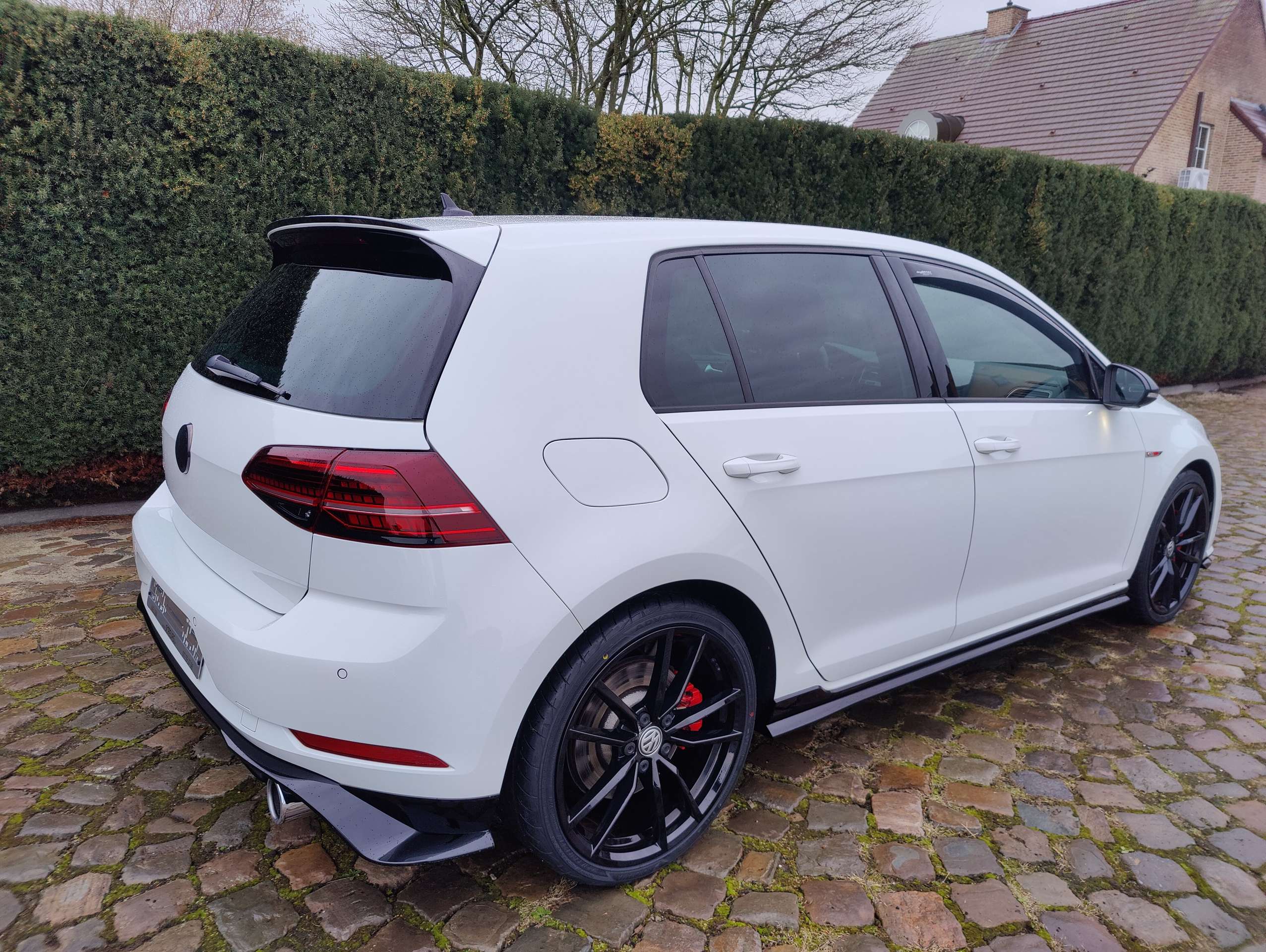 de643272-e3bf-4f82-92a1-d154a8a14f0c8-volkswagen-golf-gti-golf-2-0-tsi-tcr-opf-dsg-20260319.jpg