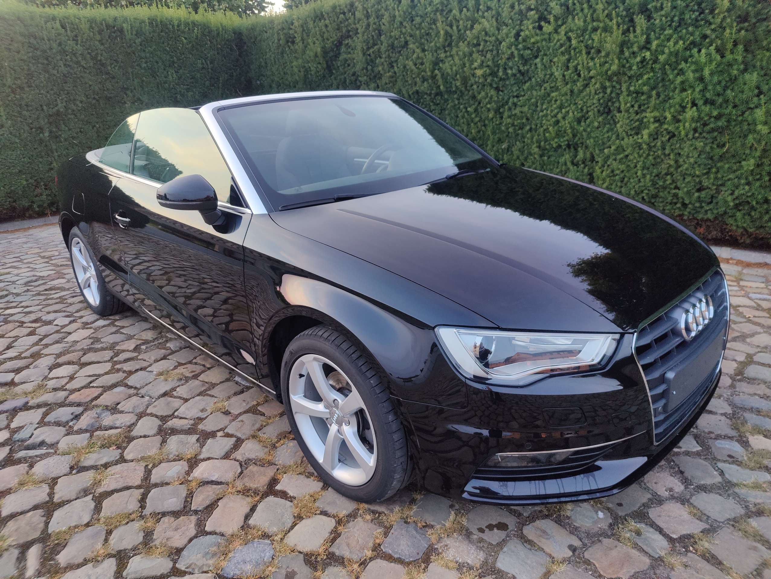 e05d7e0b-0a84-4498-ac84-76da8598e4991-audi-a3-a3-1-4-tfsi-cabrio-ambition.jpg