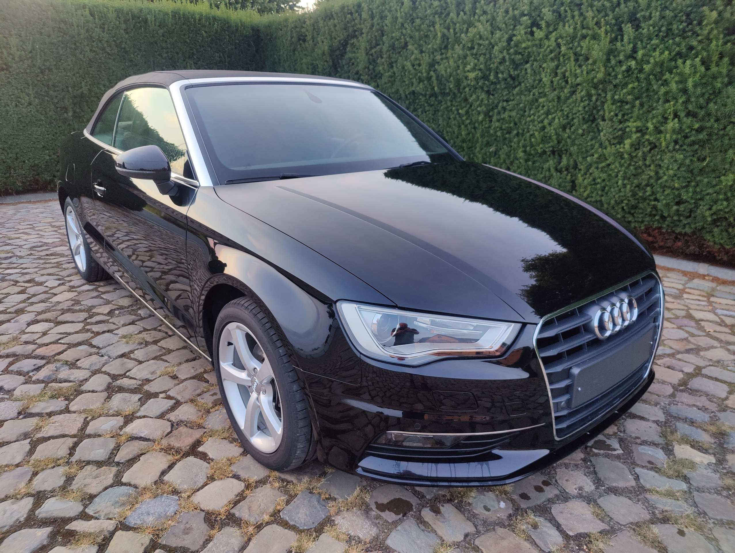 e05d7e0b-0a84-4498-ac84-76da8598e4995-audi-a3-a3-1-4-tfsi-cabrio-ambition.jpg