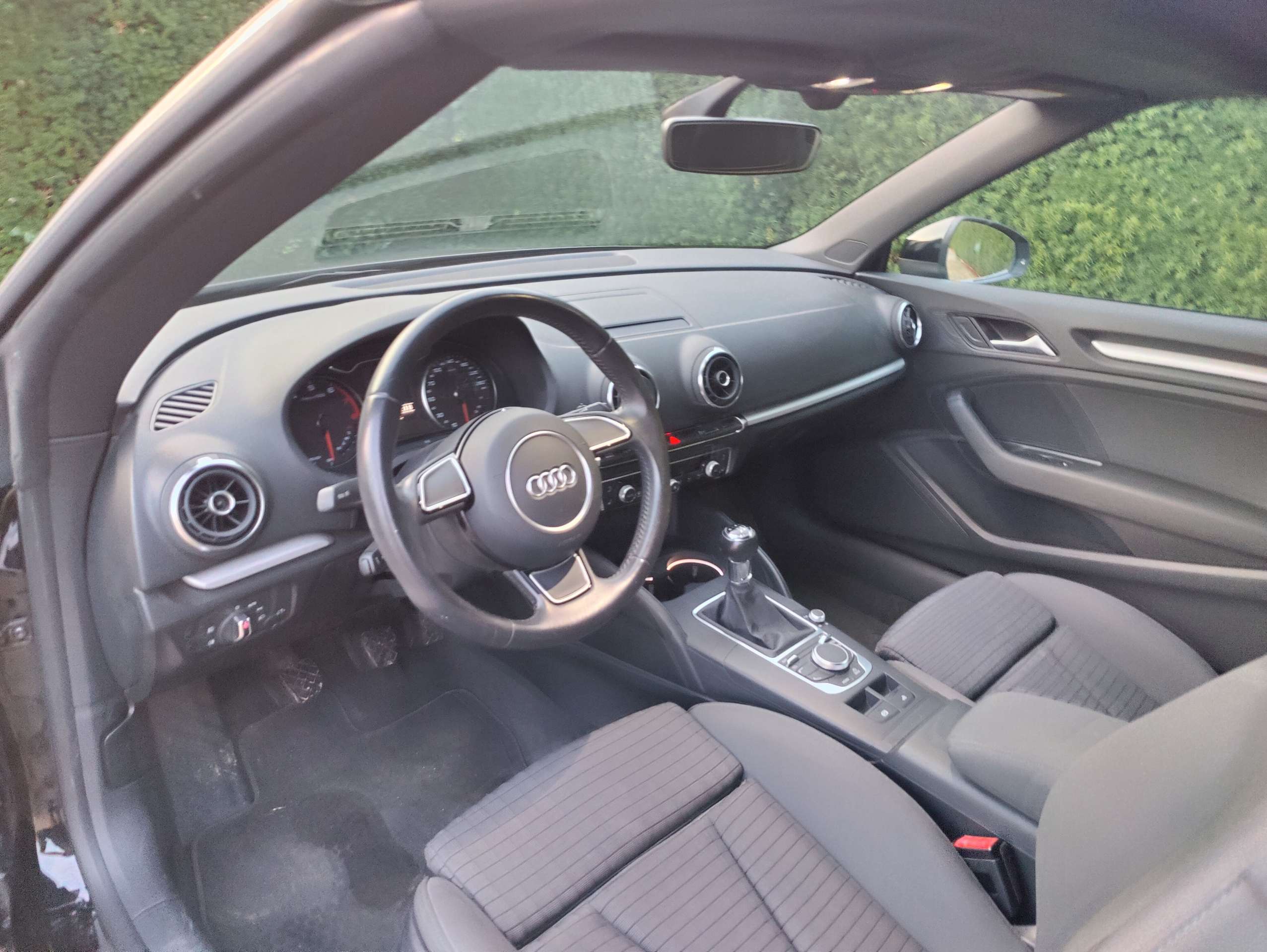 e05d7e0b-0a84-4498-ac84-76da8598e4999-audi-a3-a3-1-4-tfsi-cabrio-ambition.jpg