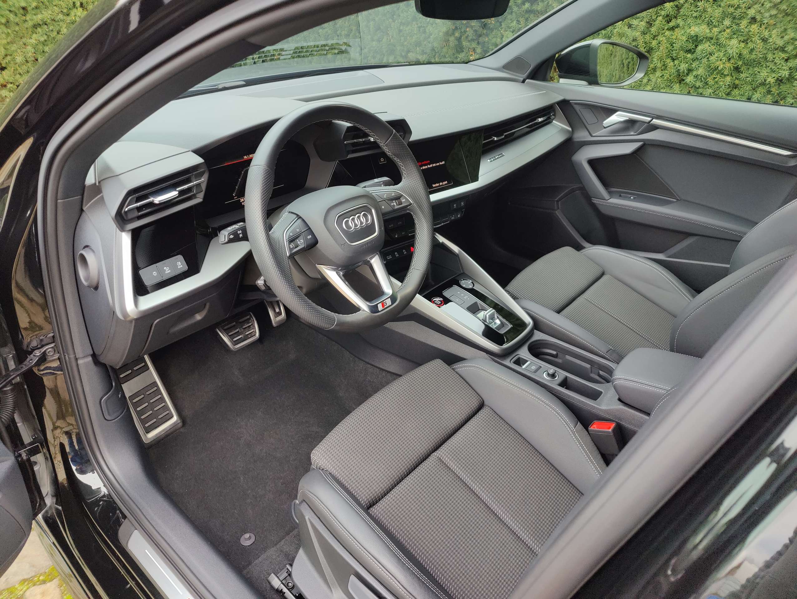 fbd154ce-b765-4509-9be6-0fa905ca118f10-audi-s3-s3-tfsi-limousine-quattro-s-tronic-20260319.jpg