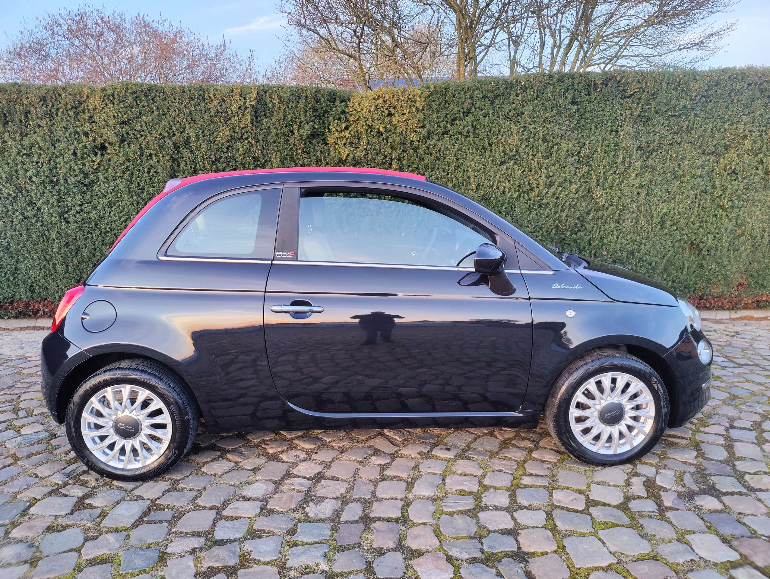 fecdd490-a5a6-407f-a1e1-9d7077e4a07616-fiat-500c-500c-1-0i-mhev-dolcevita-20260319.jpg