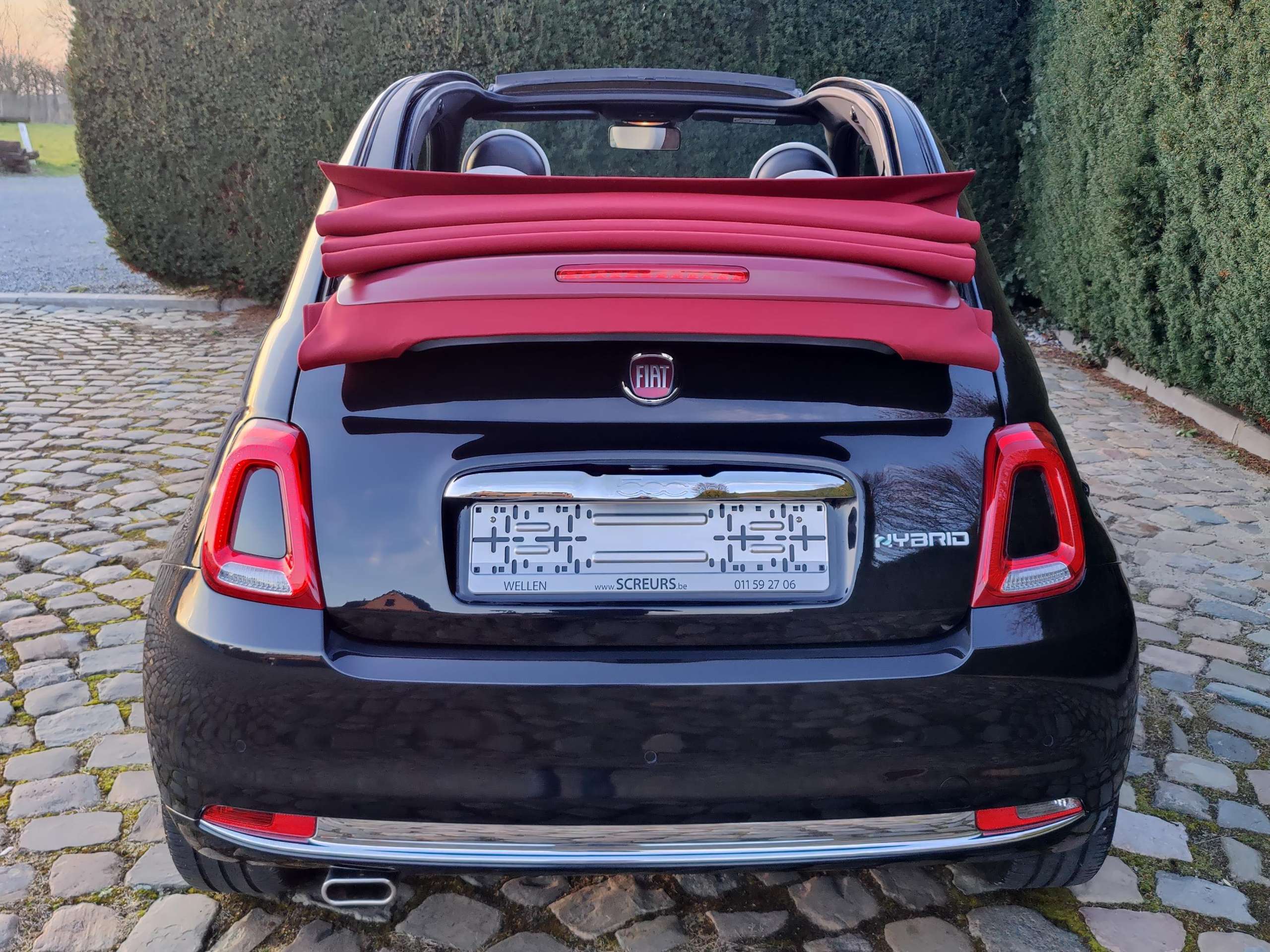 fecdd490-a5a6-407f-a1e1-9d7077e4a0766-fiat-500c-500c-1-0i-mhev-dolcevita-20260319.jpg