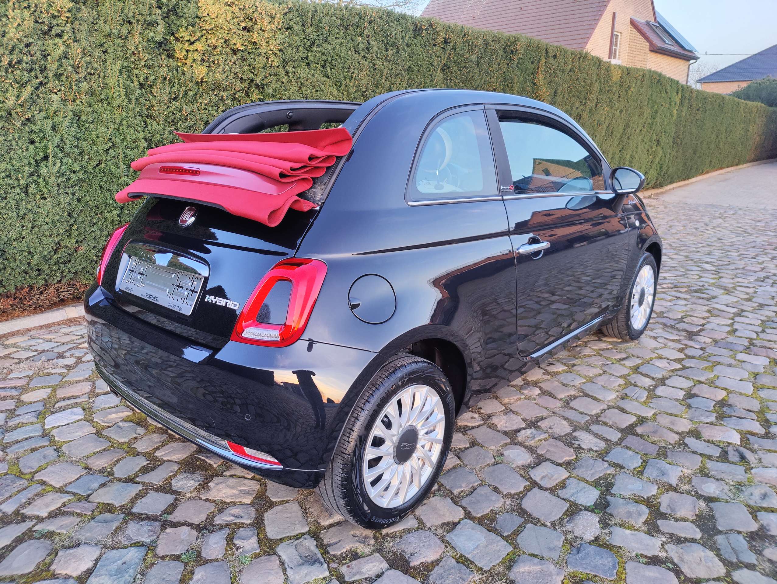 fecdd490-a5a6-407f-a1e1-9d7077e4a0767-fiat-500c-500c-1-0i-mhev-dolcevita-20260319.jpg