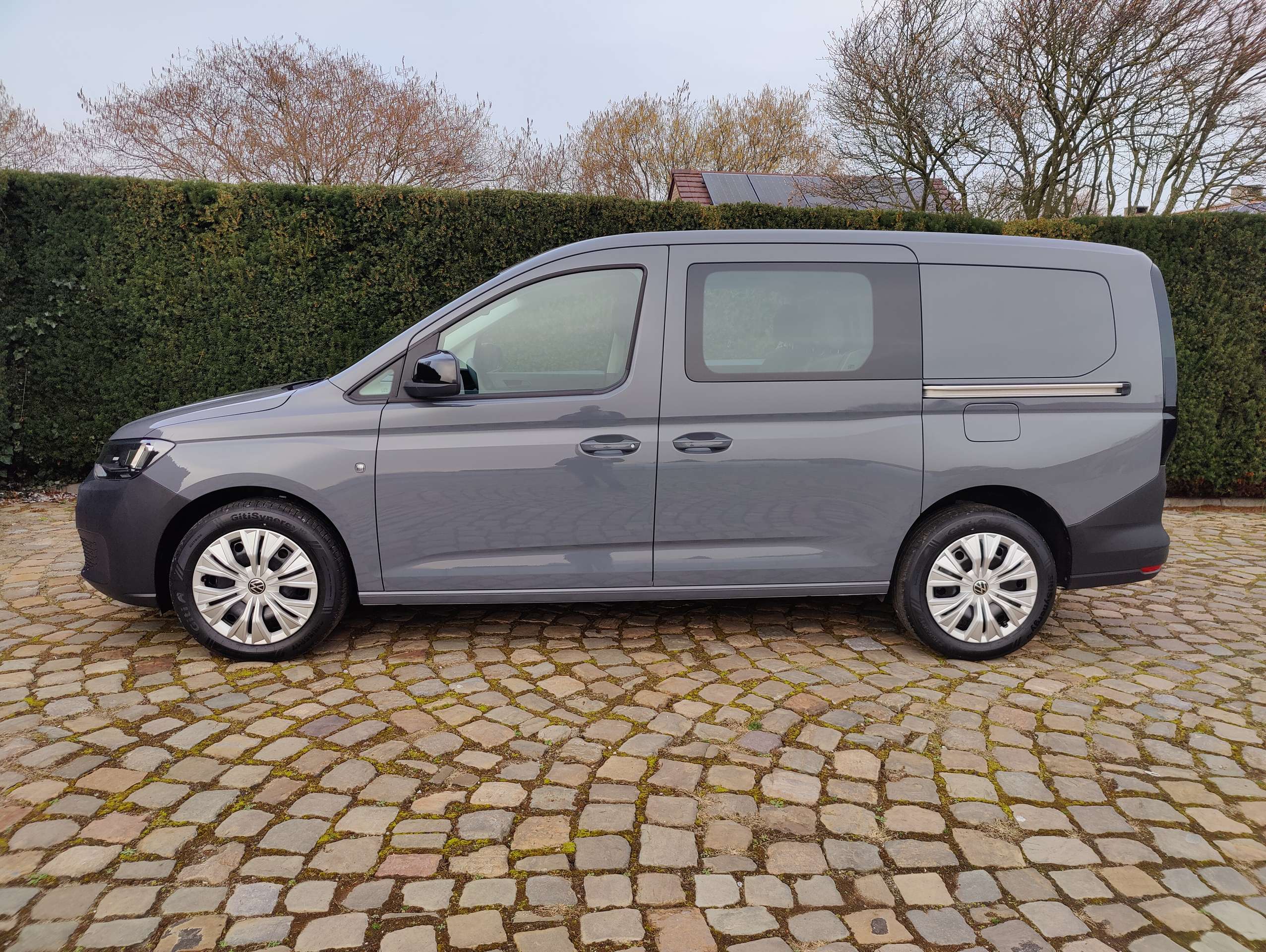 1f68a23a-61af-422f-baac-0157ed550b844-volkswagen-caddy-maxi-5-plaatsen-lichte-vracht-5-places-utilitaire-20260418.jpg