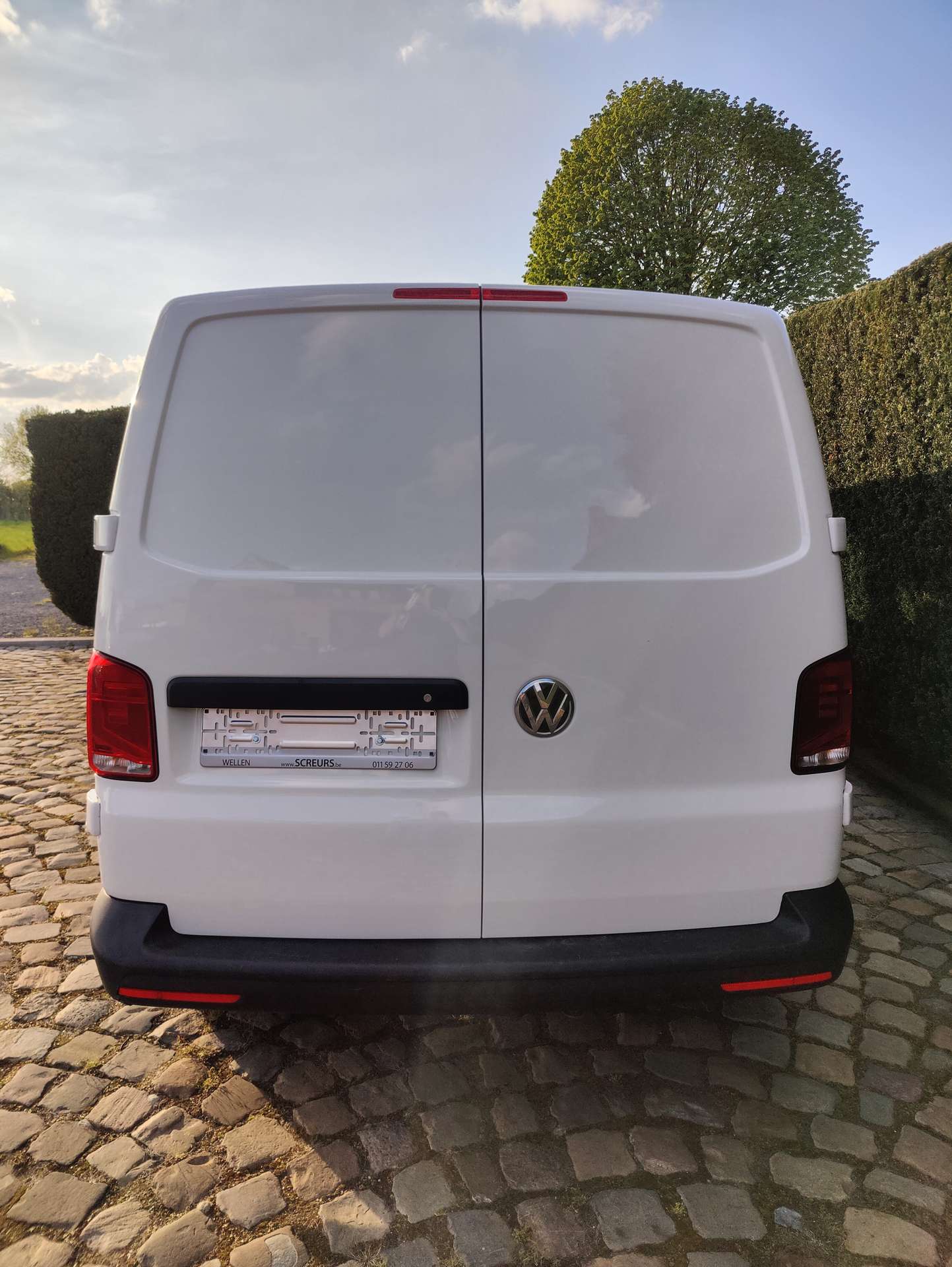 22a783b0-fdf9-49f7-9a69-4d0676a83e506-volkswagen-t6-1-transporter-transporter-2-0-tdi-scr-bmt-trendline-eu6d-temp-20260418.jpg