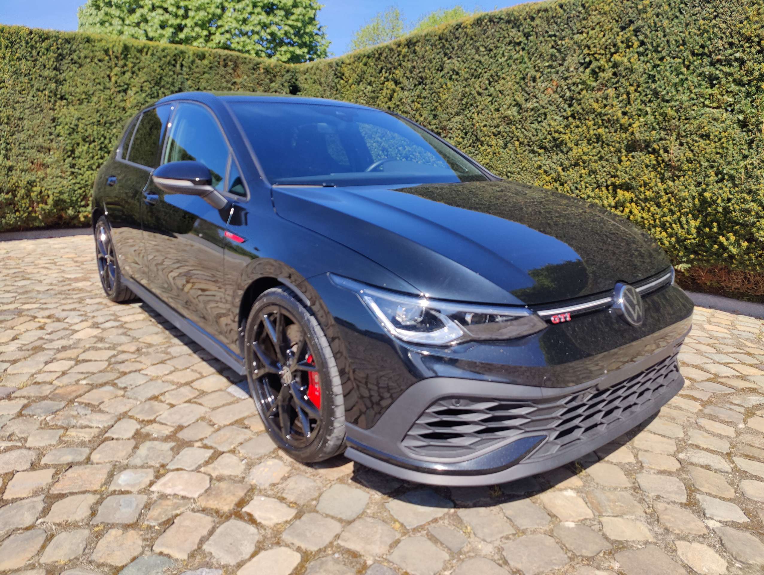 48152f96-b4ad-4fb3-80a8-f566f24a7a1d2-volkswagen-golf-gti-golf-2-0-tsi-gti-clubsport-opf-dsg-harman-kardon-20260425.jpg