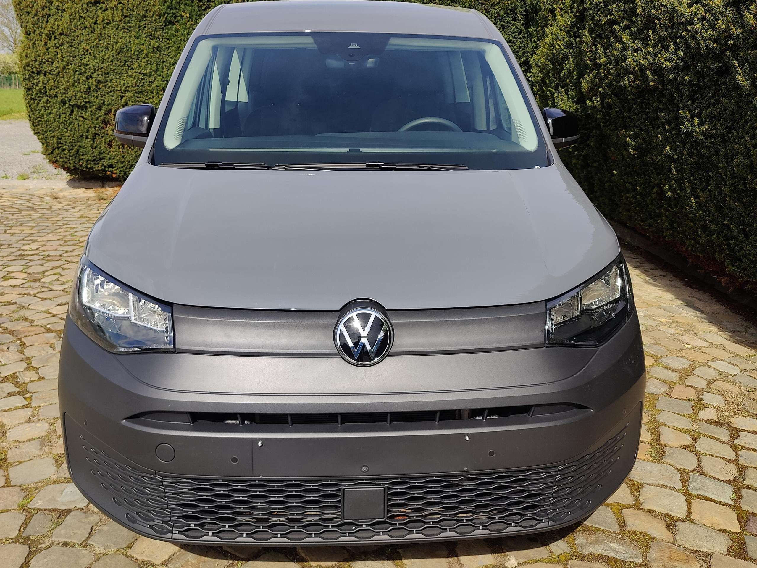 baa3eeea-ebf1-48d2-ae93-11d1195bc8562-volkswagen-caddy-2-0-tdi-maxi-5-plaatsen-lichte-vracht-5-places-utilitaire-camera-de-recul-20260414.jpg