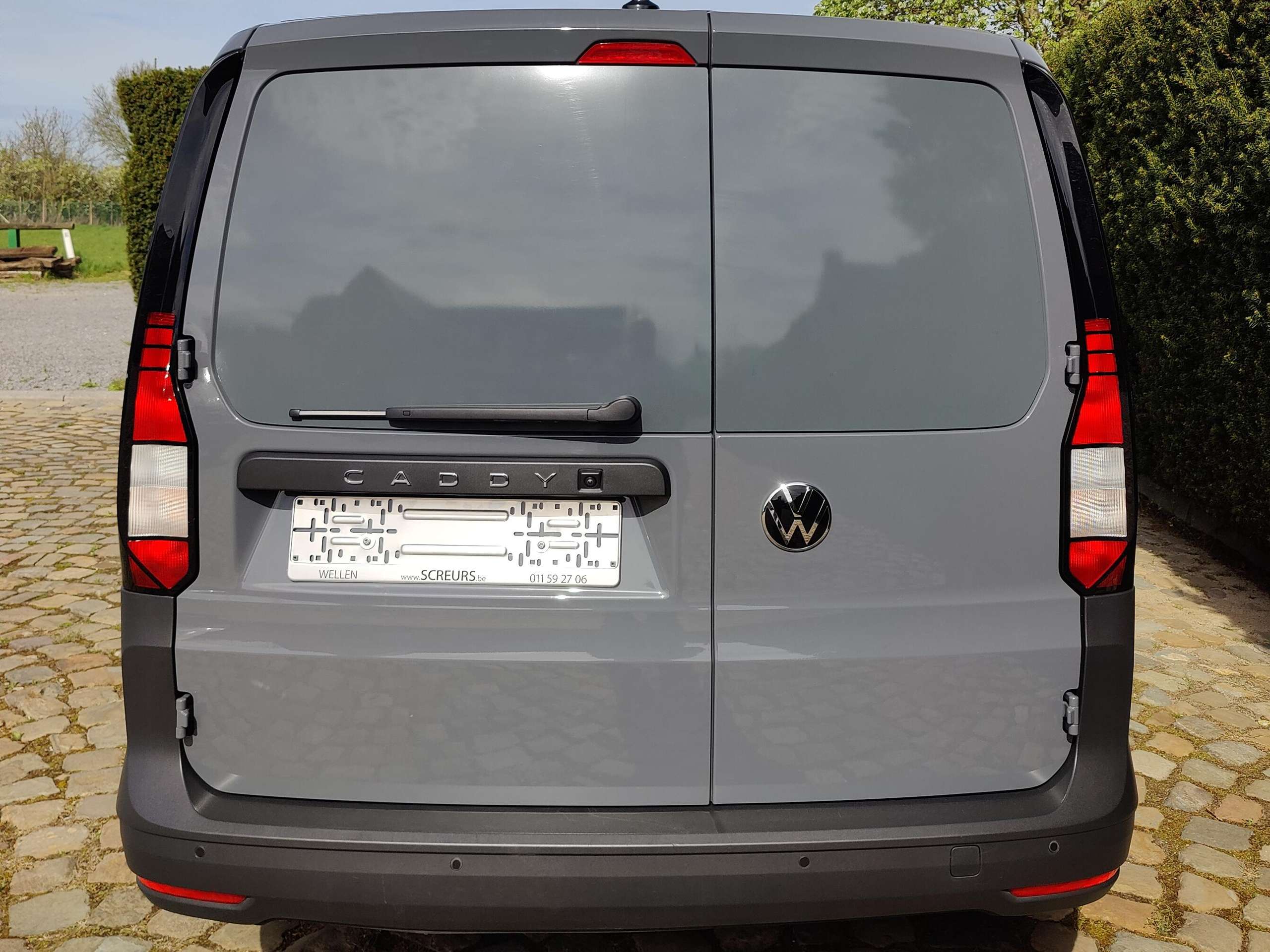 baa3eeea-ebf1-48d2-ae93-11d1195bc8566-volkswagen-caddy-2-0-tdi-maxi-5-plaatsen-lichte-vracht-5-places-utilitaire-camera-de-recul-20260414.jpg
