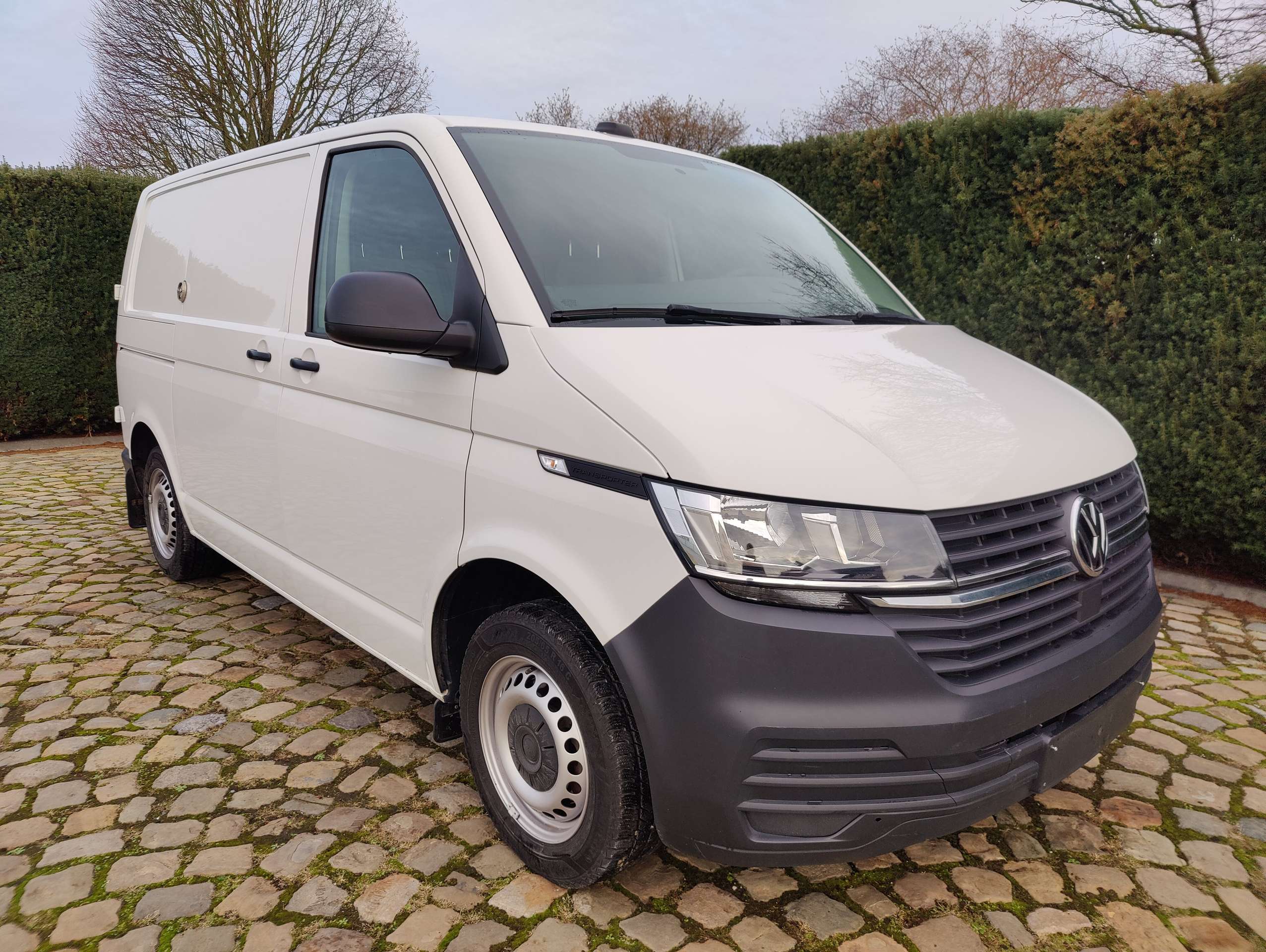 bda6a41f-fb93-41c6-8d0d-ee61478cd46f1-volkswagen-t6-1-transporter-transporter-t6-1-kurz-20260410.jpg
