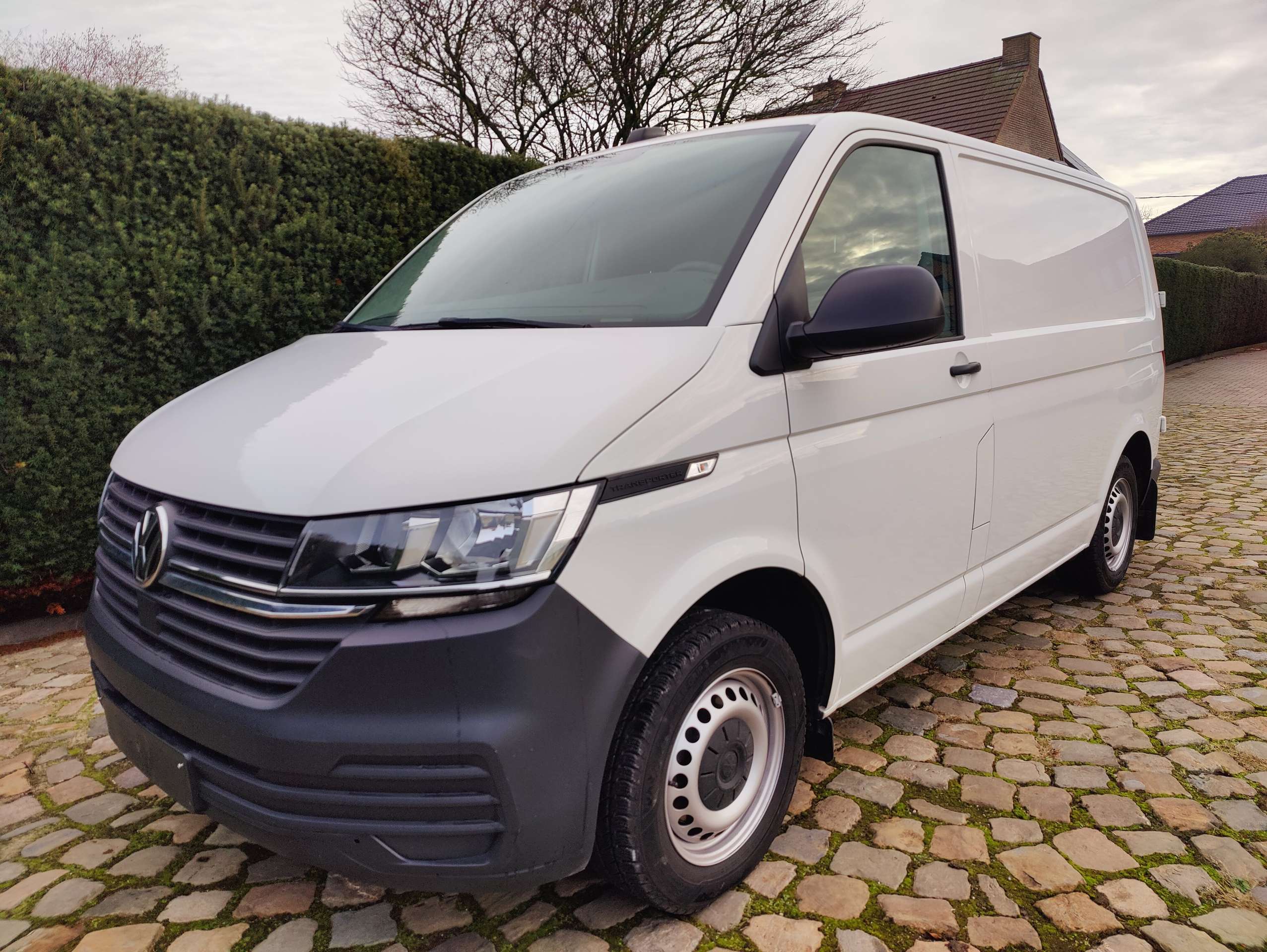 bda6a41f-fb93-41c6-8d0d-ee61478cd46f3-volkswagen-t6-1-transporter-transporter-t6-1-kurz-20260410.jpg