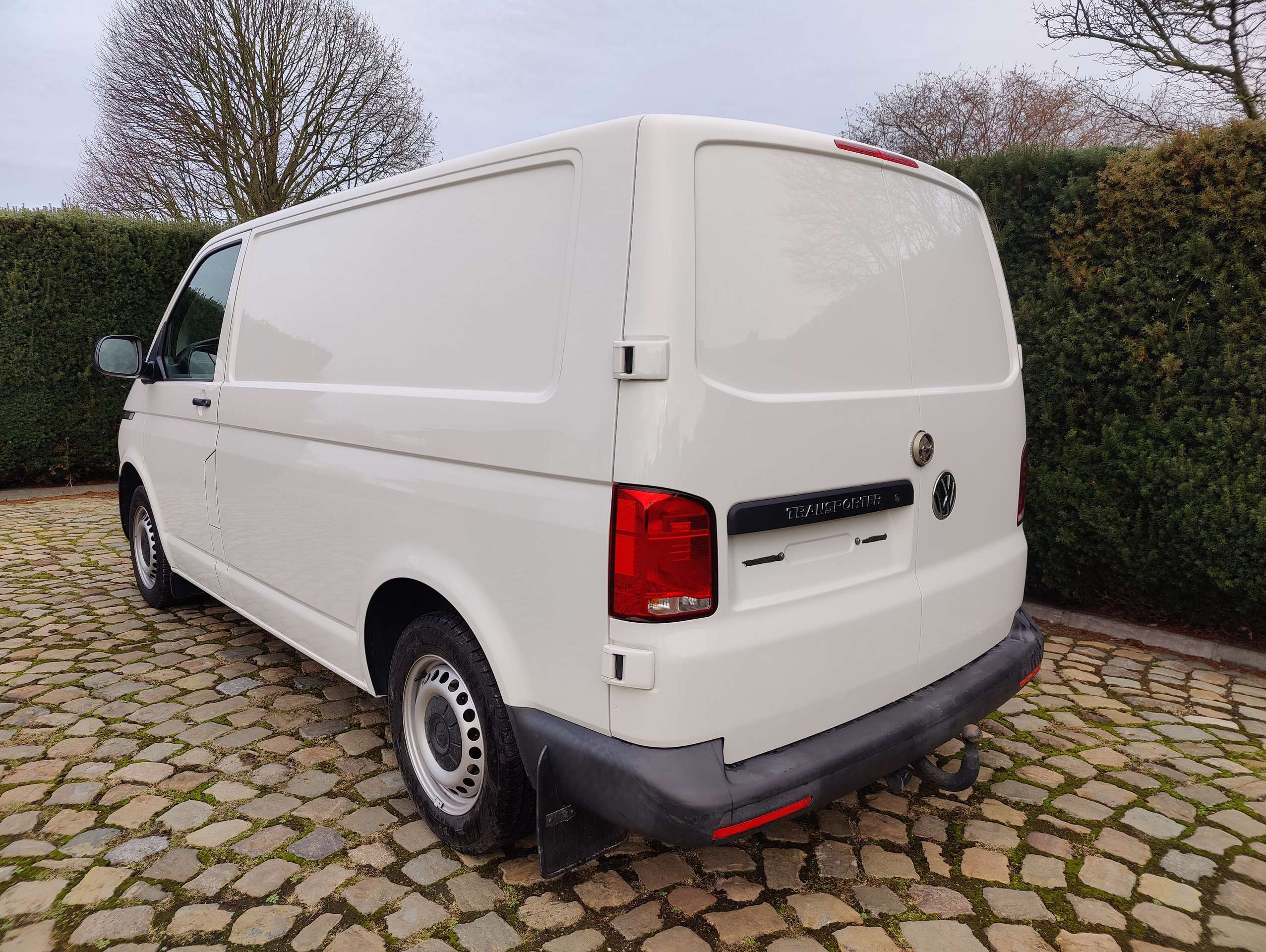 bda6a41f-fb93-41c6-8d0d-ee61478cd46f5-volkswagen-t6-1-transporter-transporter-t6-1-kurz-20260410.jpg