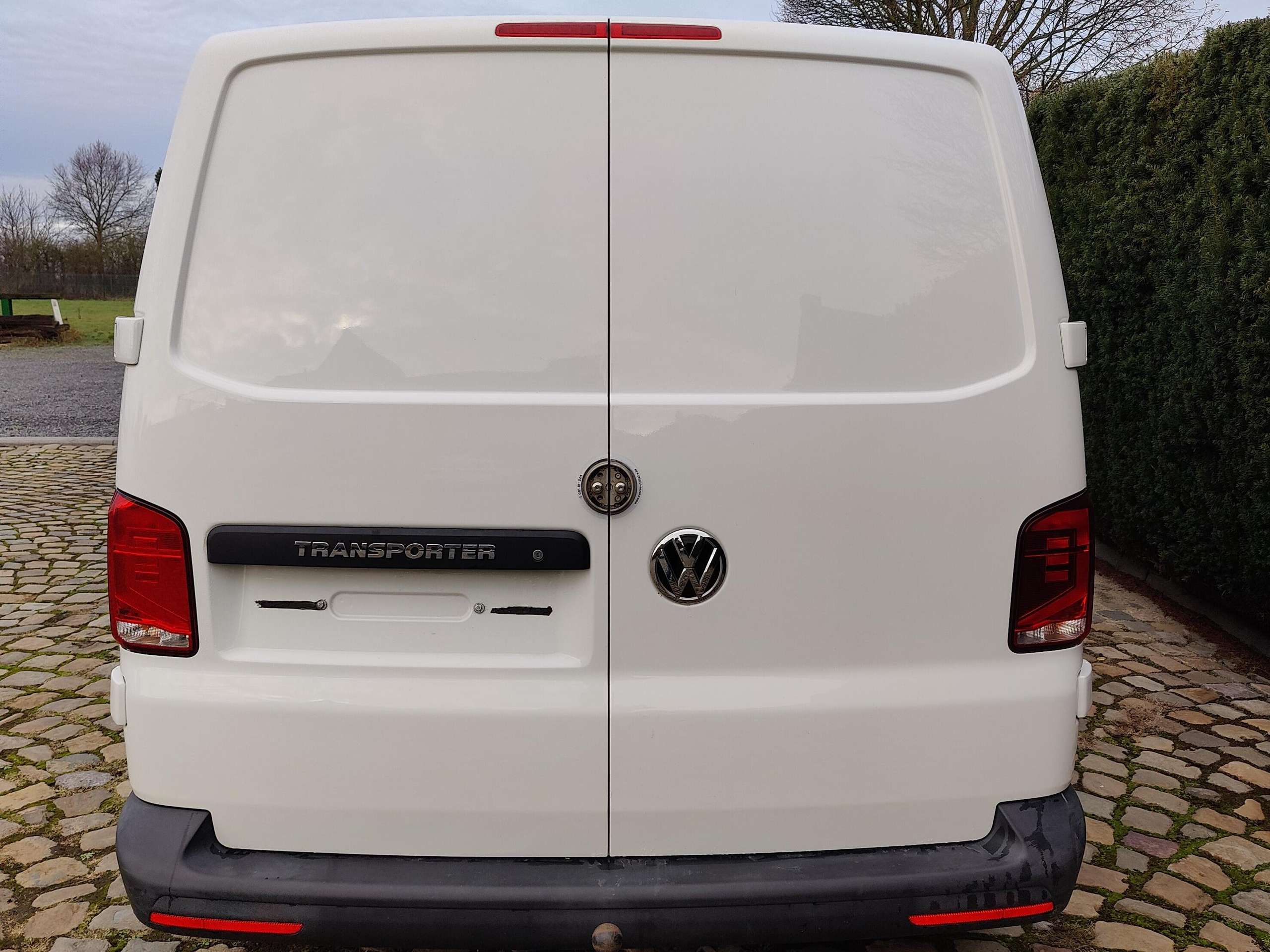 bda6a41f-fb93-41c6-8d0d-ee61478cd46f6-volkswagen-t6-1-transporter-transporter-t6-1-kurz-20260410.jpg