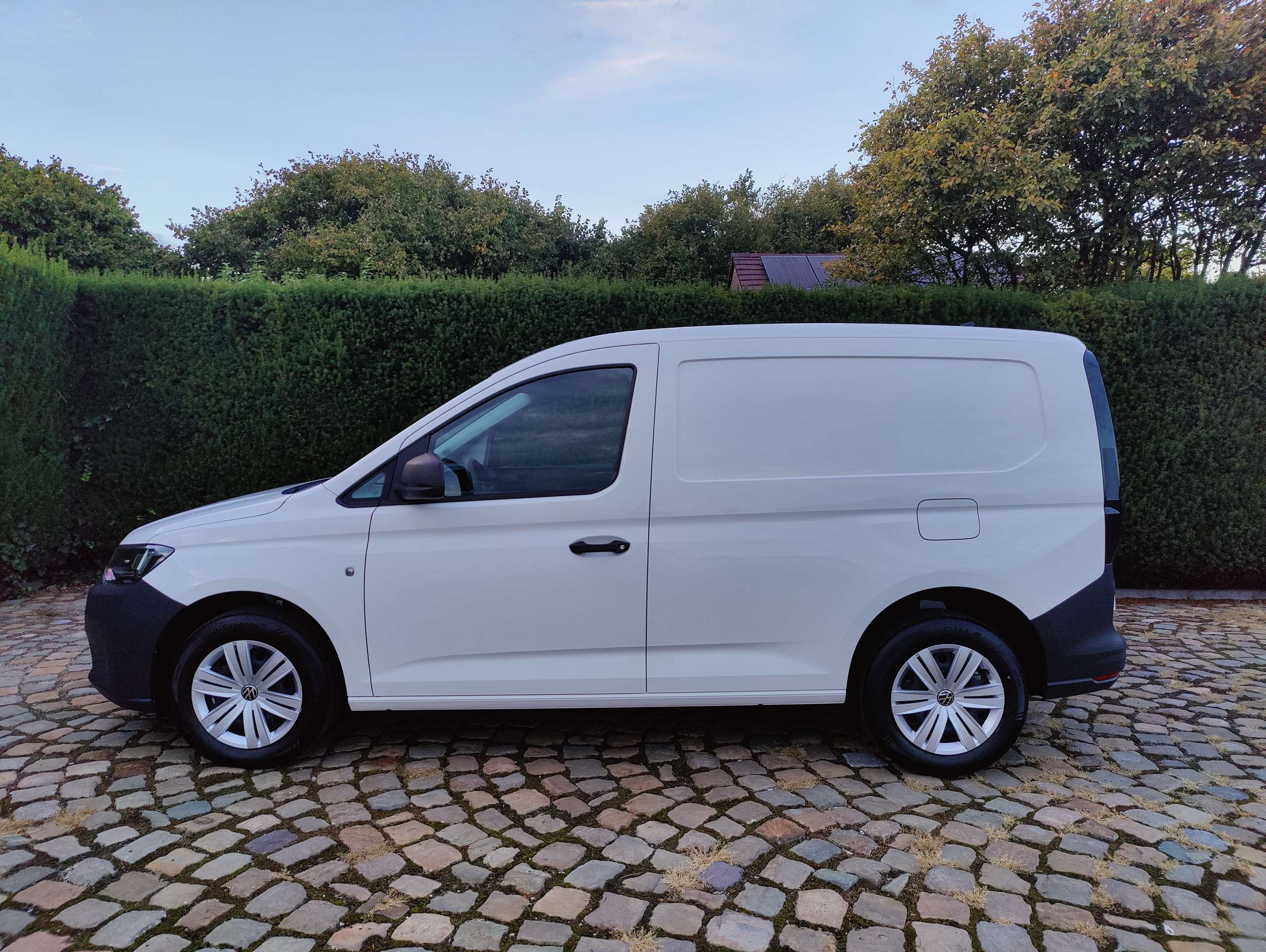 c1c8f84e-ac5c-47ea-b68d-1fec047538df4-volkswagen-caddy-caddy-cargo-1-5-tsi-bmt-20260409.jpg