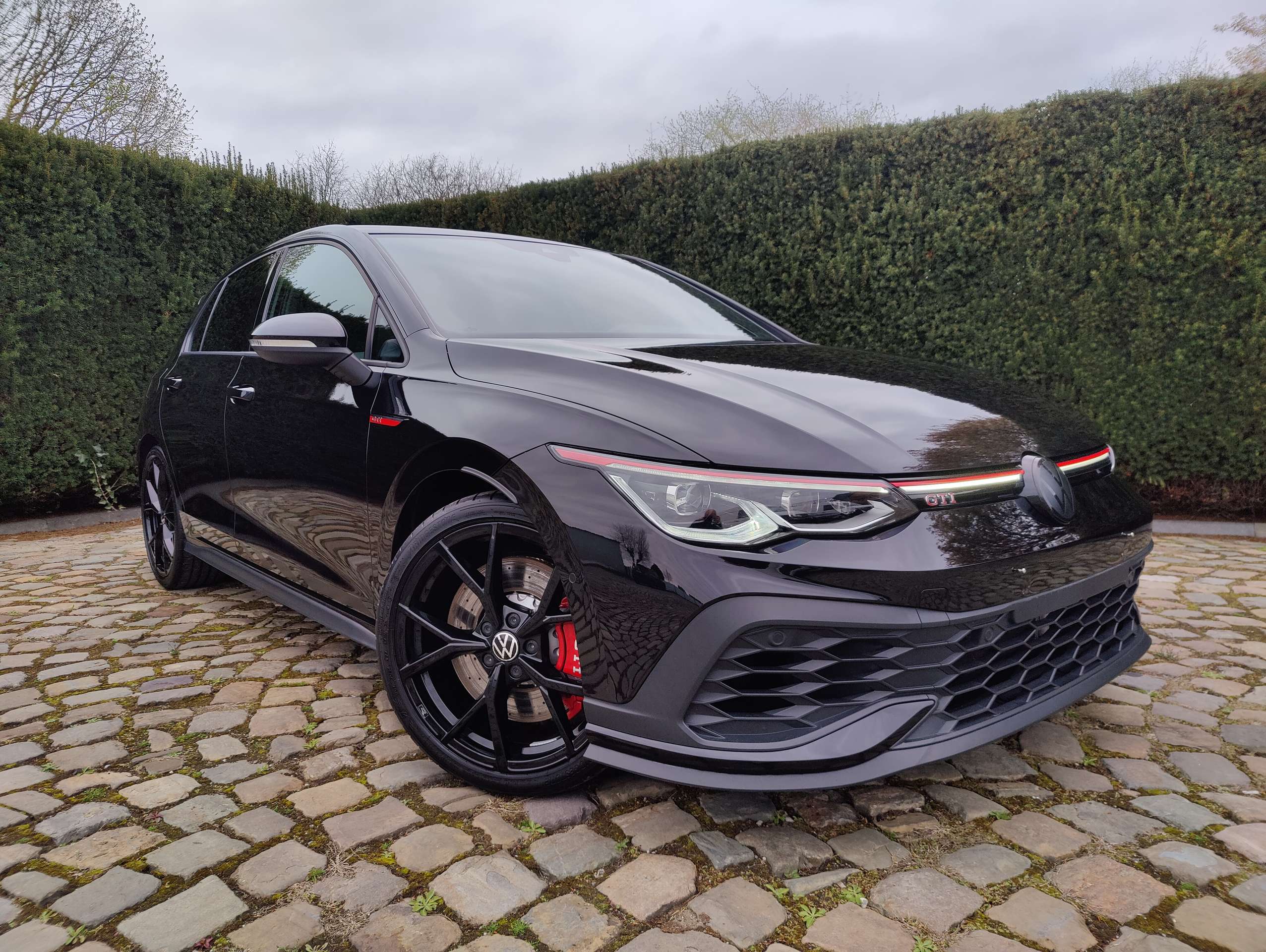 cddd318c-2fa2-4fde-80d7-53420aa67b751-volkswagen-golf-gti-golf-2-0-tsi-gti-clubsport-opf-dsg-dcc-harman-kardon-20260404.jpg