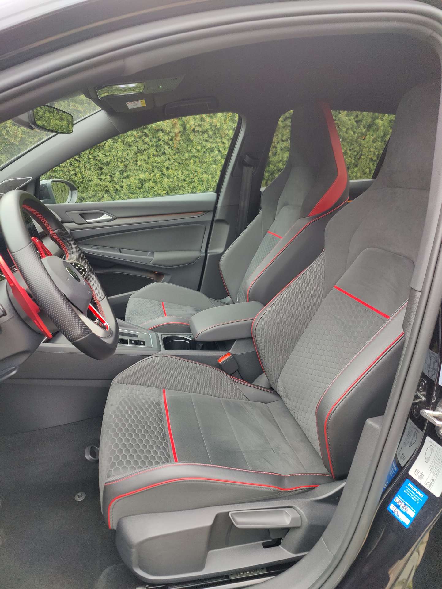 cddd318c-2fa2-4fde-80d7-53420aa67b7511-volkswagen-golf-gti-golf-2-0-tsi-gti-clubsport-opf-dsg-dcc-harman-kardon-20260404.jpg